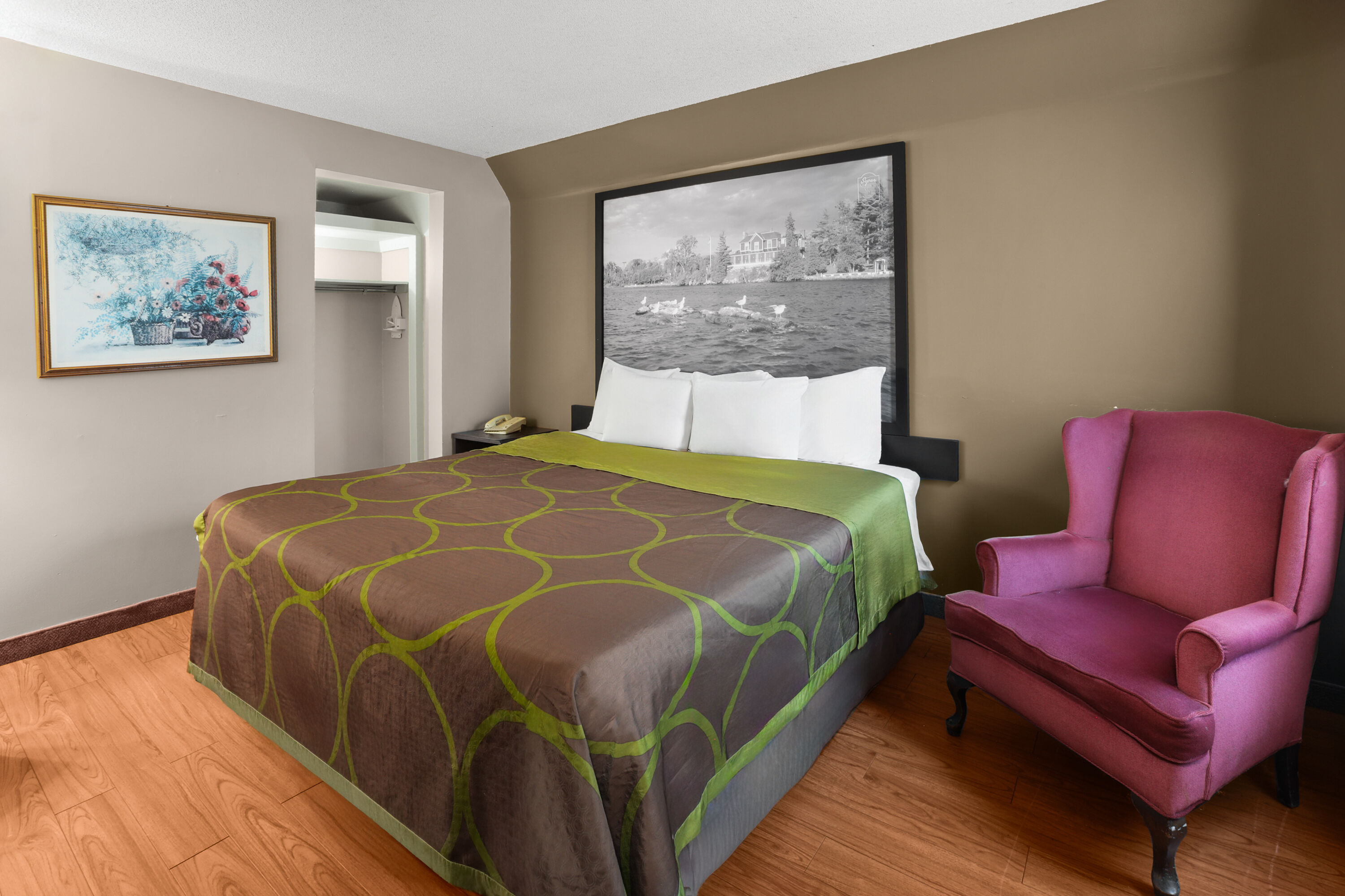Guest room at the Super 8 by Wyndham Gananoque/Country Squire Resort in Gananoque, Ontario