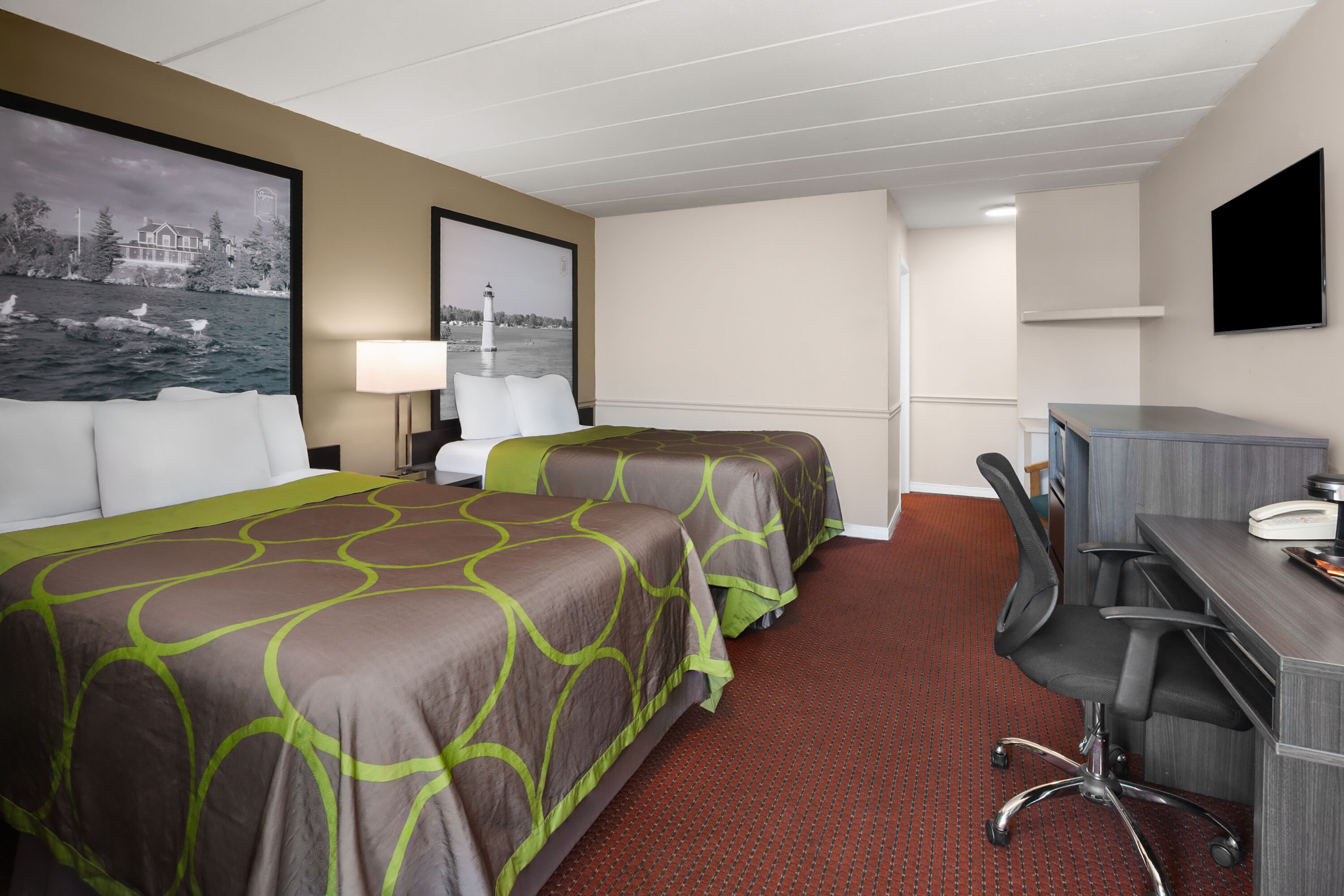 Guest room at the Super 8 by Wyndham Gananoque/Country Squire Resort in Gananoque, Ontario