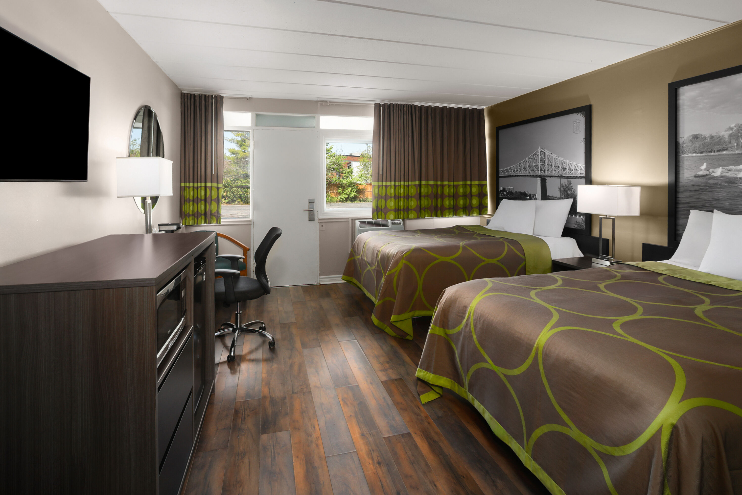 Guest room at the Super 8 by Wyndham Gananoque/Country Squire Resort in Gananoque, Ontario