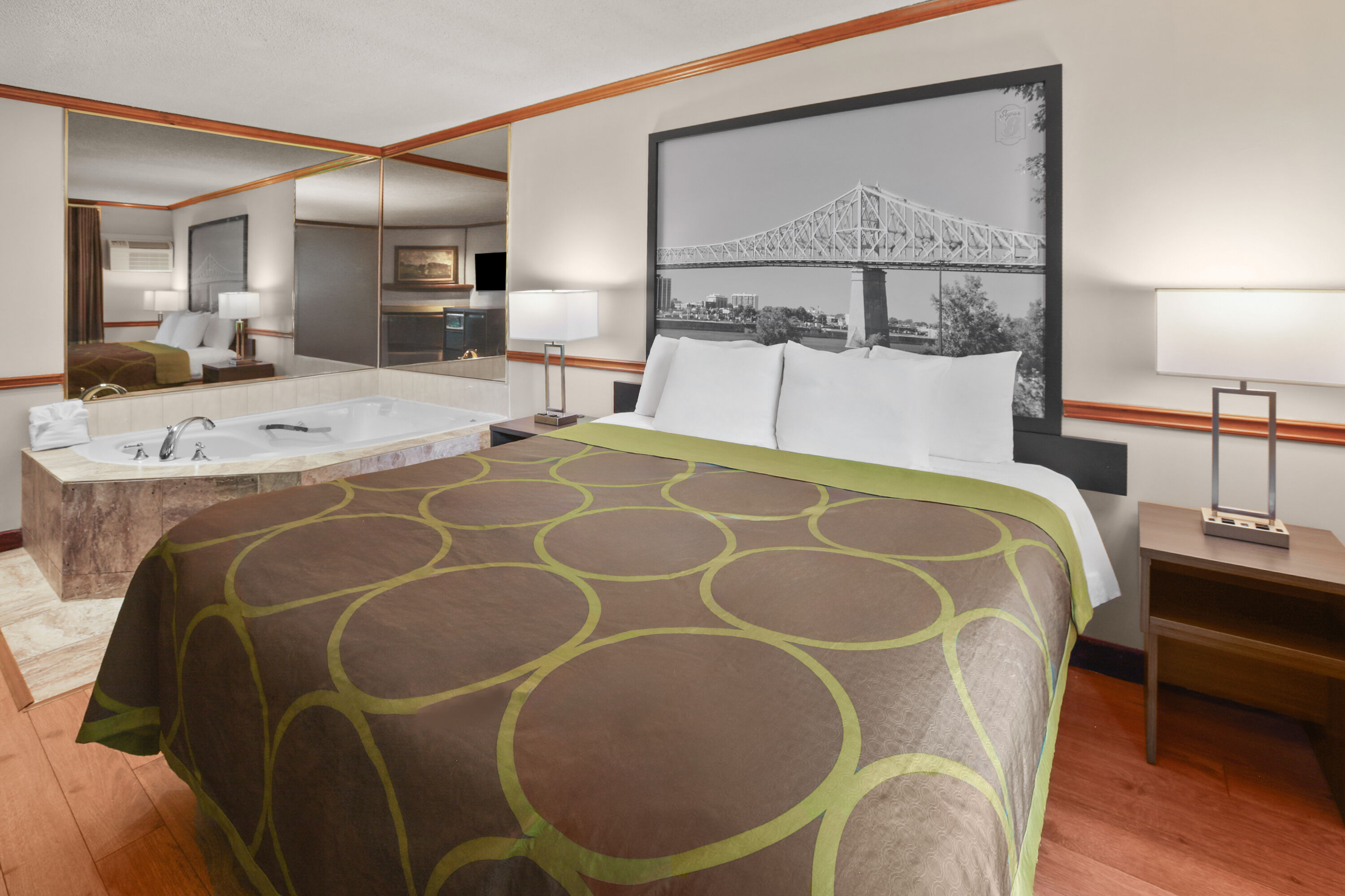 Super 8 by Wyndham Gananoque/Country Squire Resort suite in Gananoque, Ontario