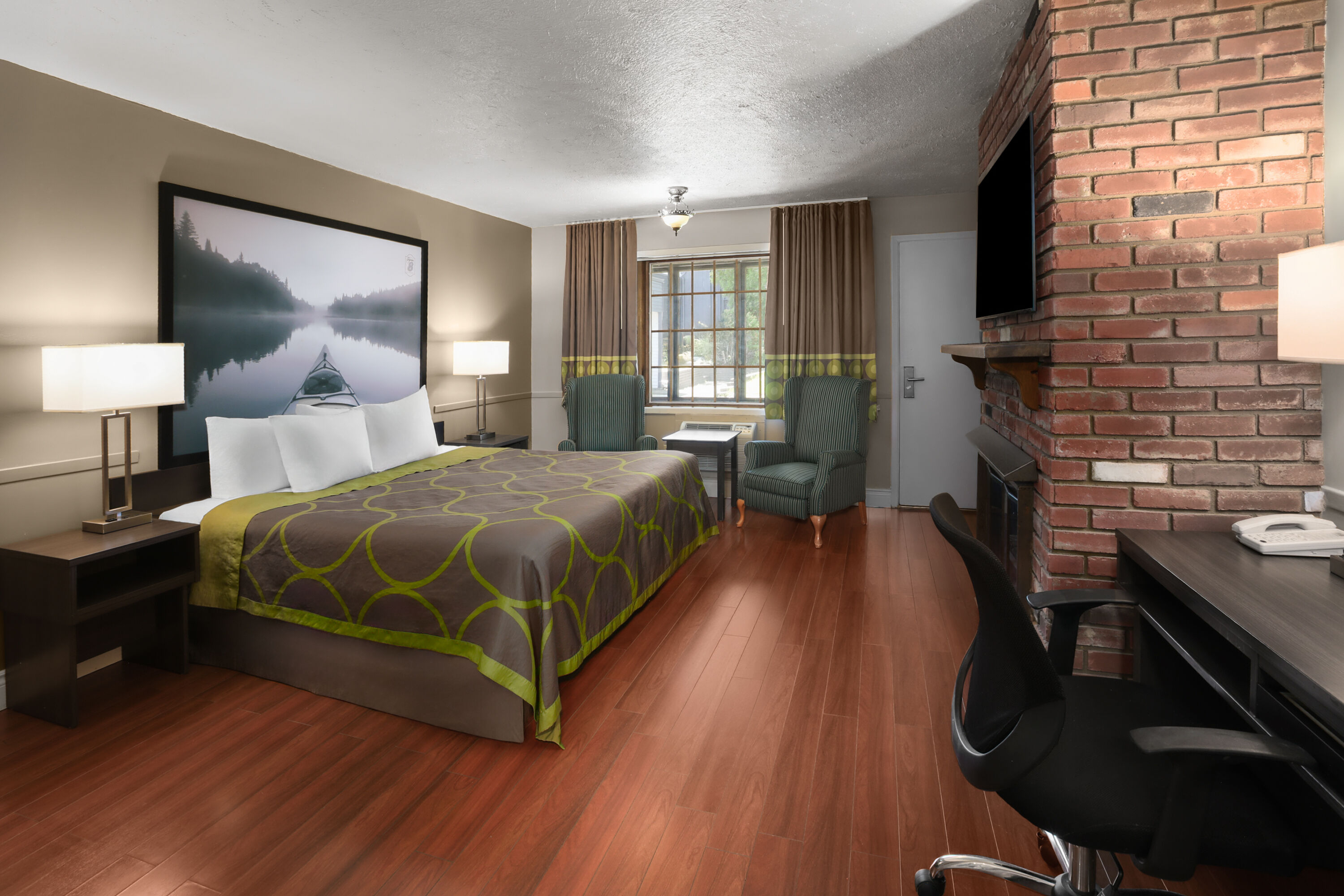 Super 8 by Wyndham Gananoque/Country Squire Resort suite in Gananoque, Ontario