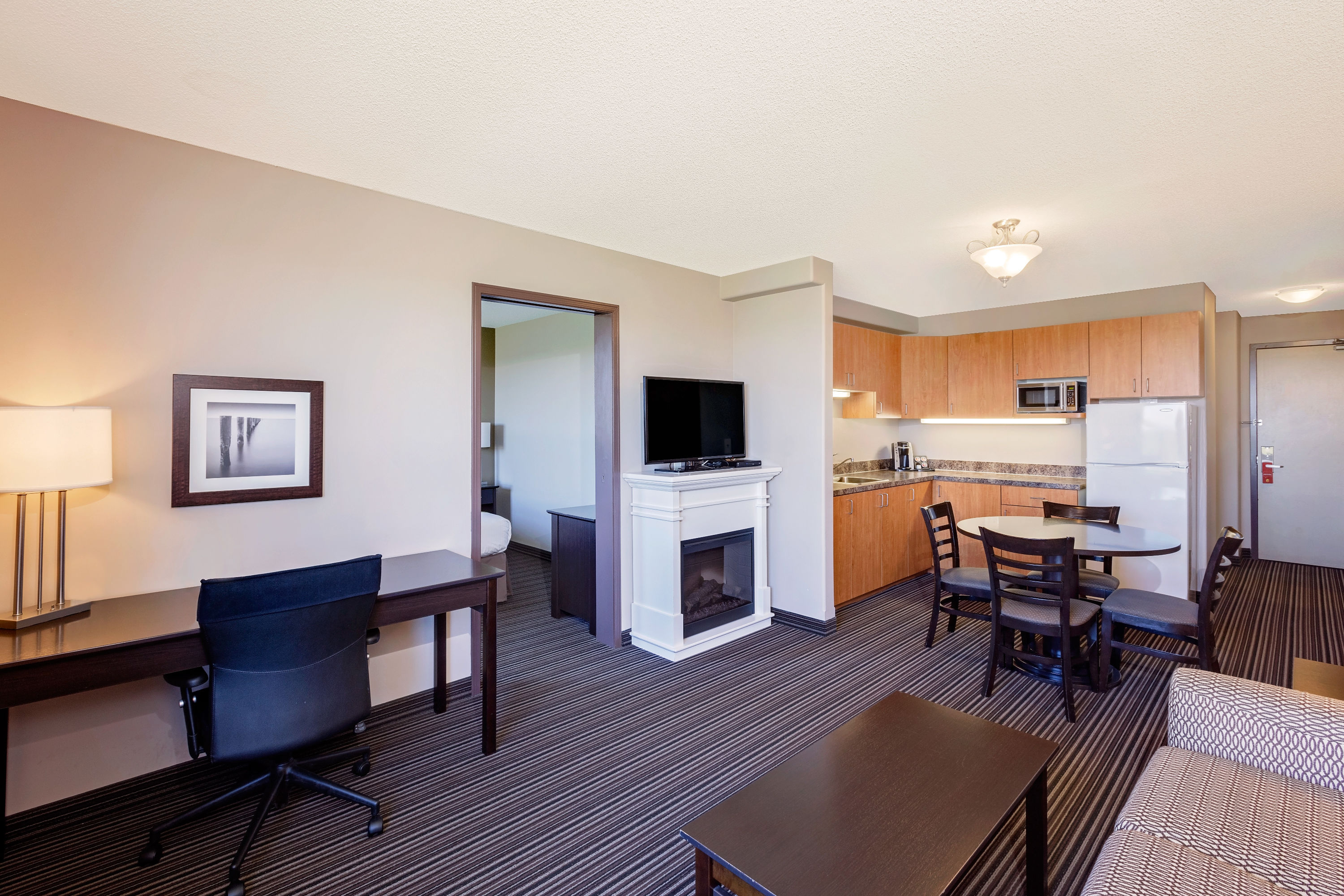 Guest room at the Super 8 by Wyndham Kapuskasing in Kapuskasing, Ontario