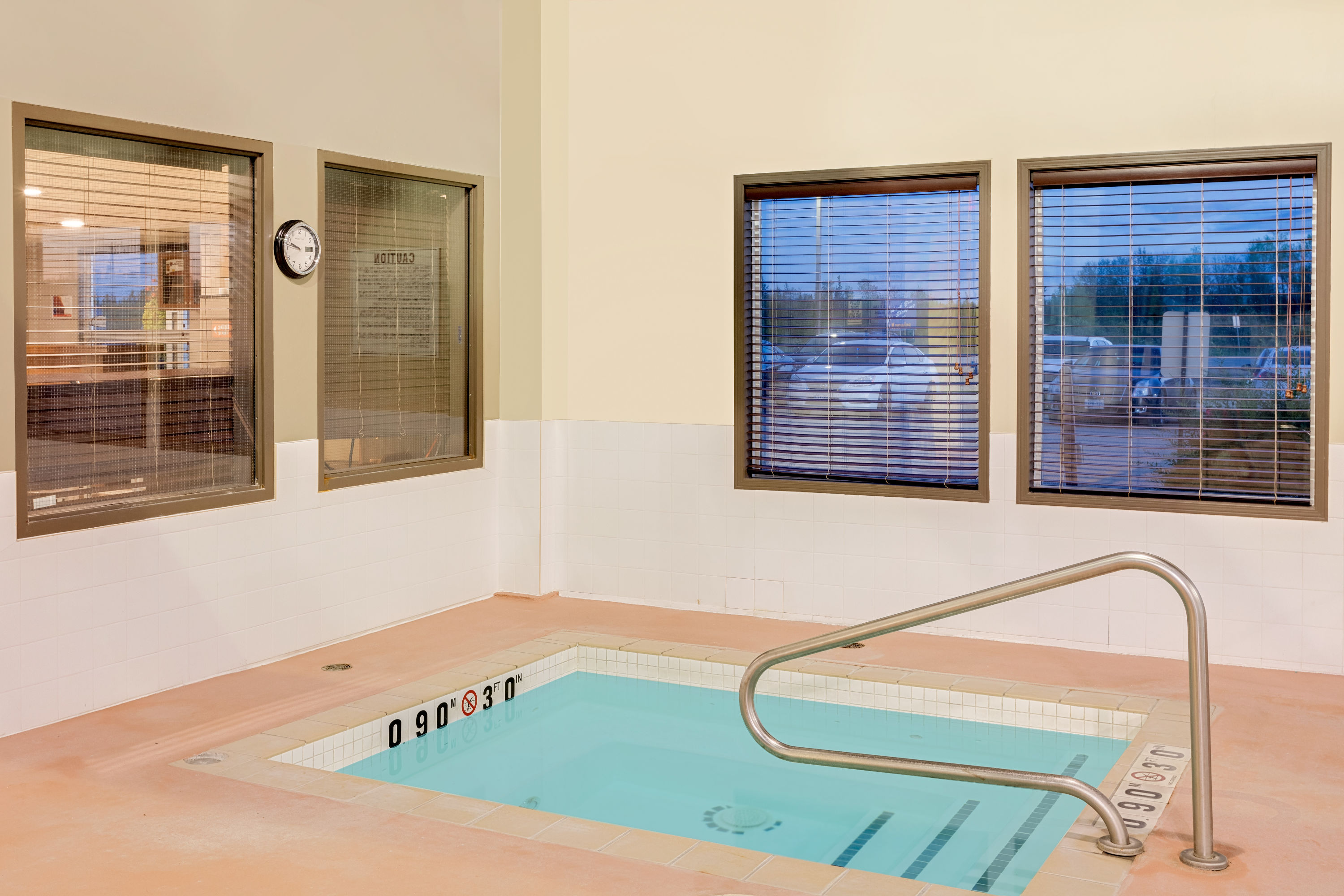 Hot tub at the Super 8 by Wyndham Kapuskasing in Kapuskasing, Ontario