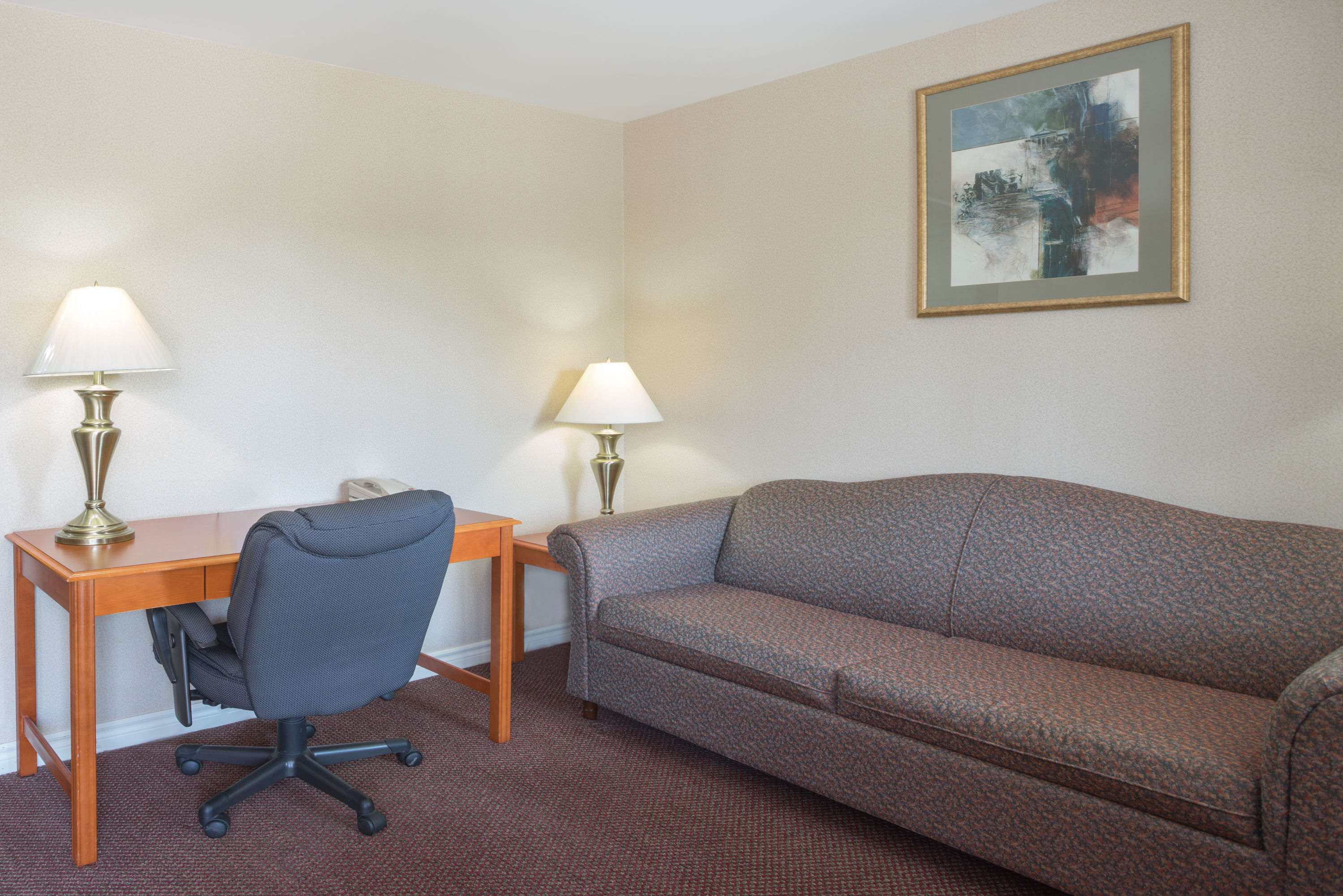 Guest room at the Super 8 by Wyndham Kingston in Kingston, Ontario