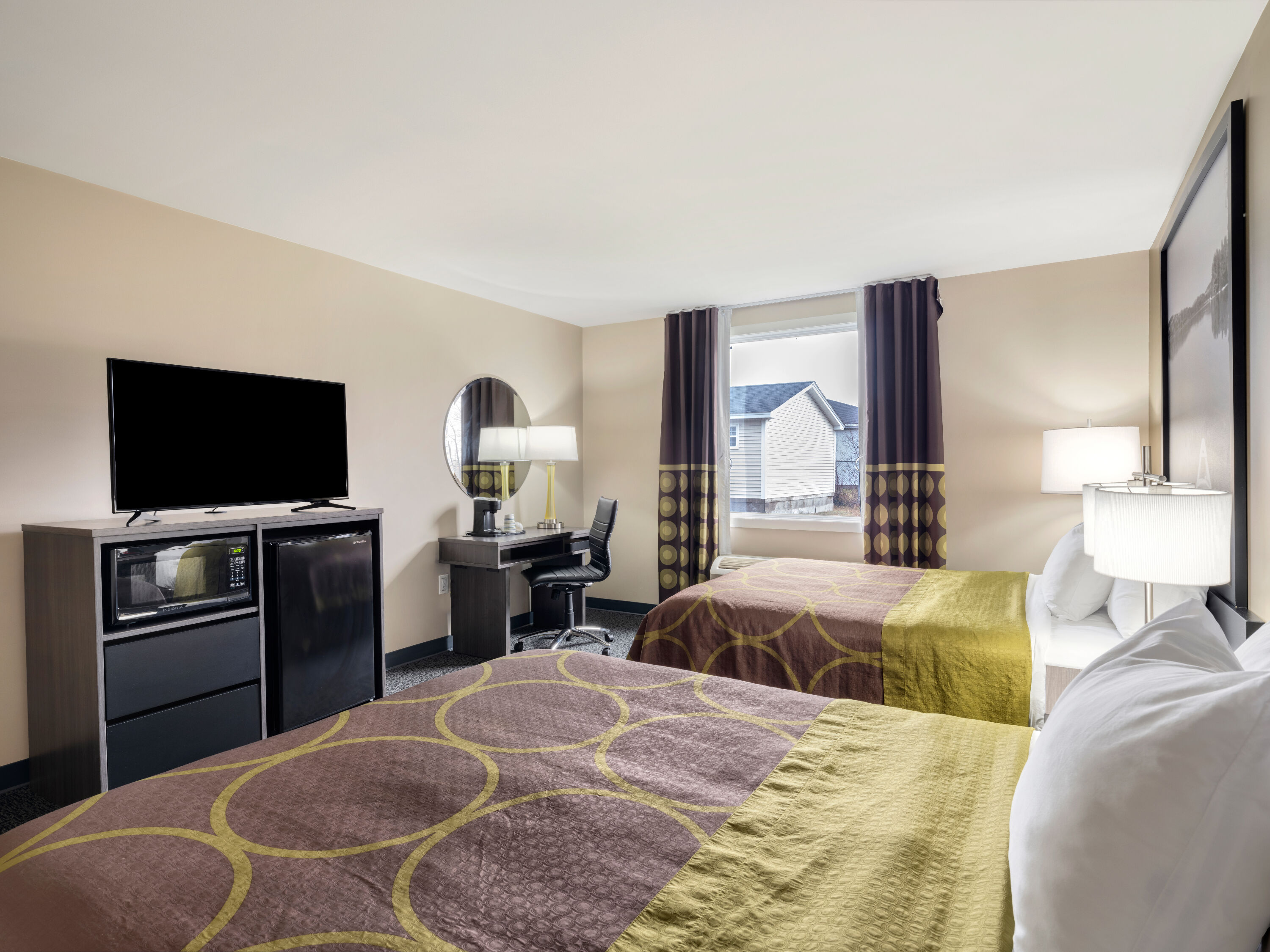 Guest room at the Super 8 by Wyndham Moosonee in Moosonee, Ontario