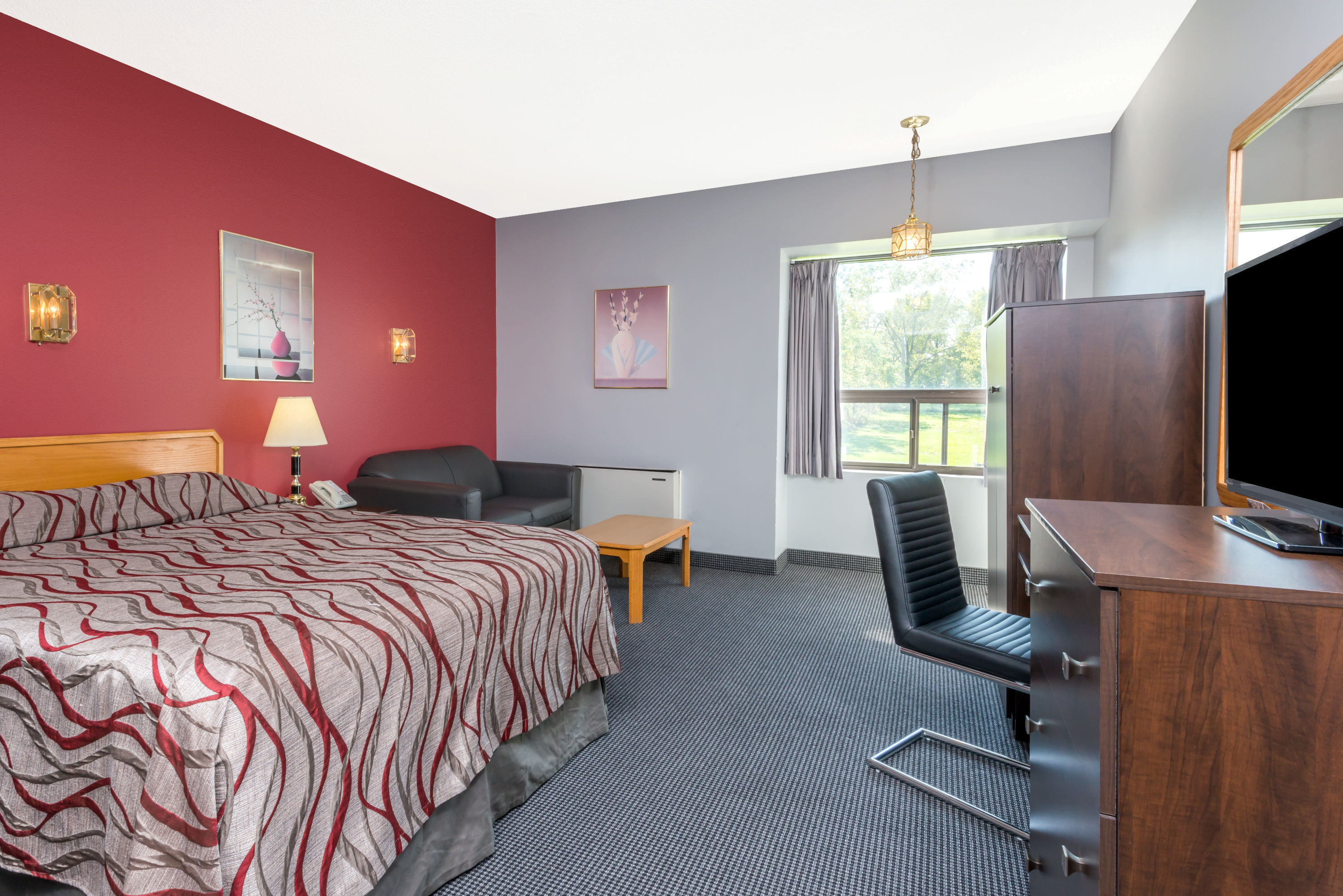 Super 8 by Wyndham Mt Hope Hamilton Intl Arpt ON Mount Hope, ON Hotels