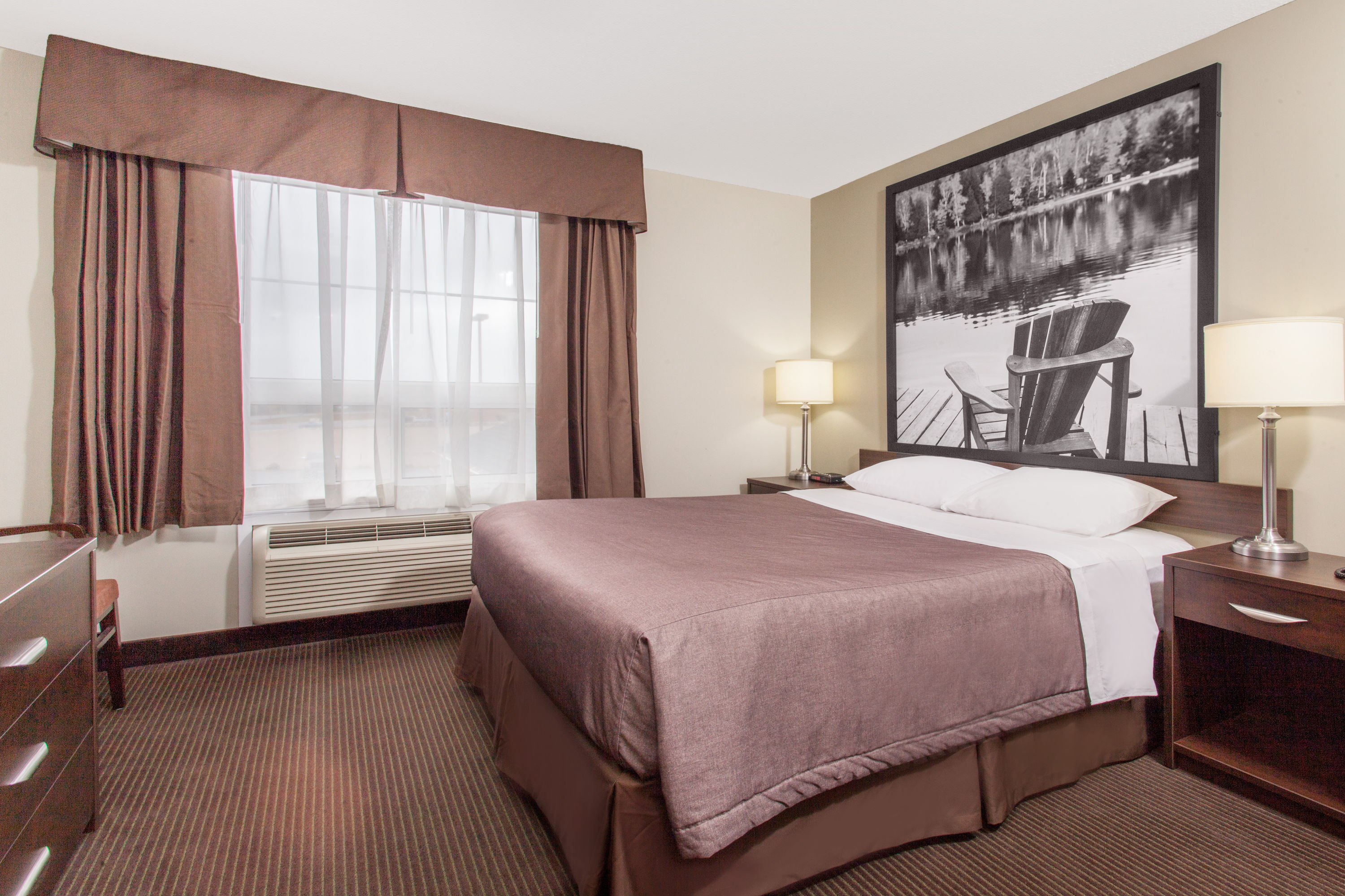 Super 8 by Wyndham Red Lake ON suite in Red Lake, Ontario