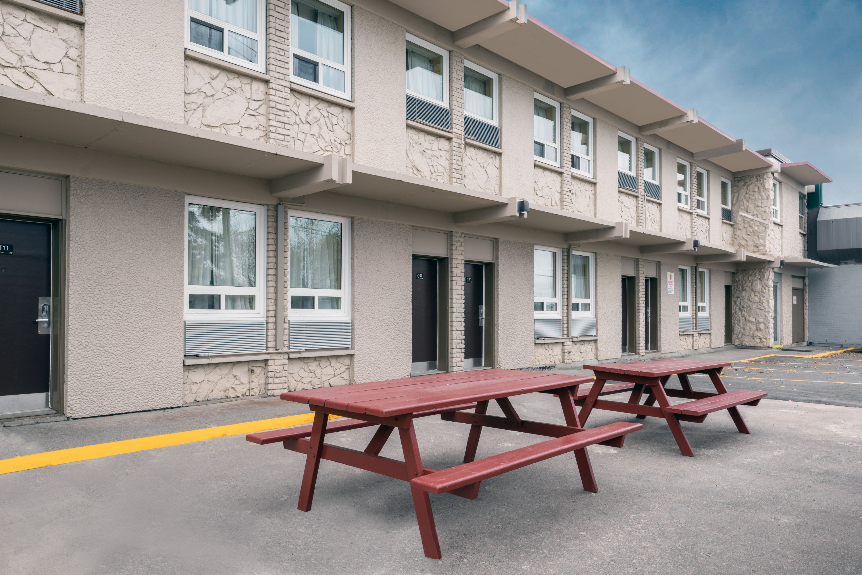 Super 8 by Wyndham Thunder Bay Thunder Bay, ON Hotels