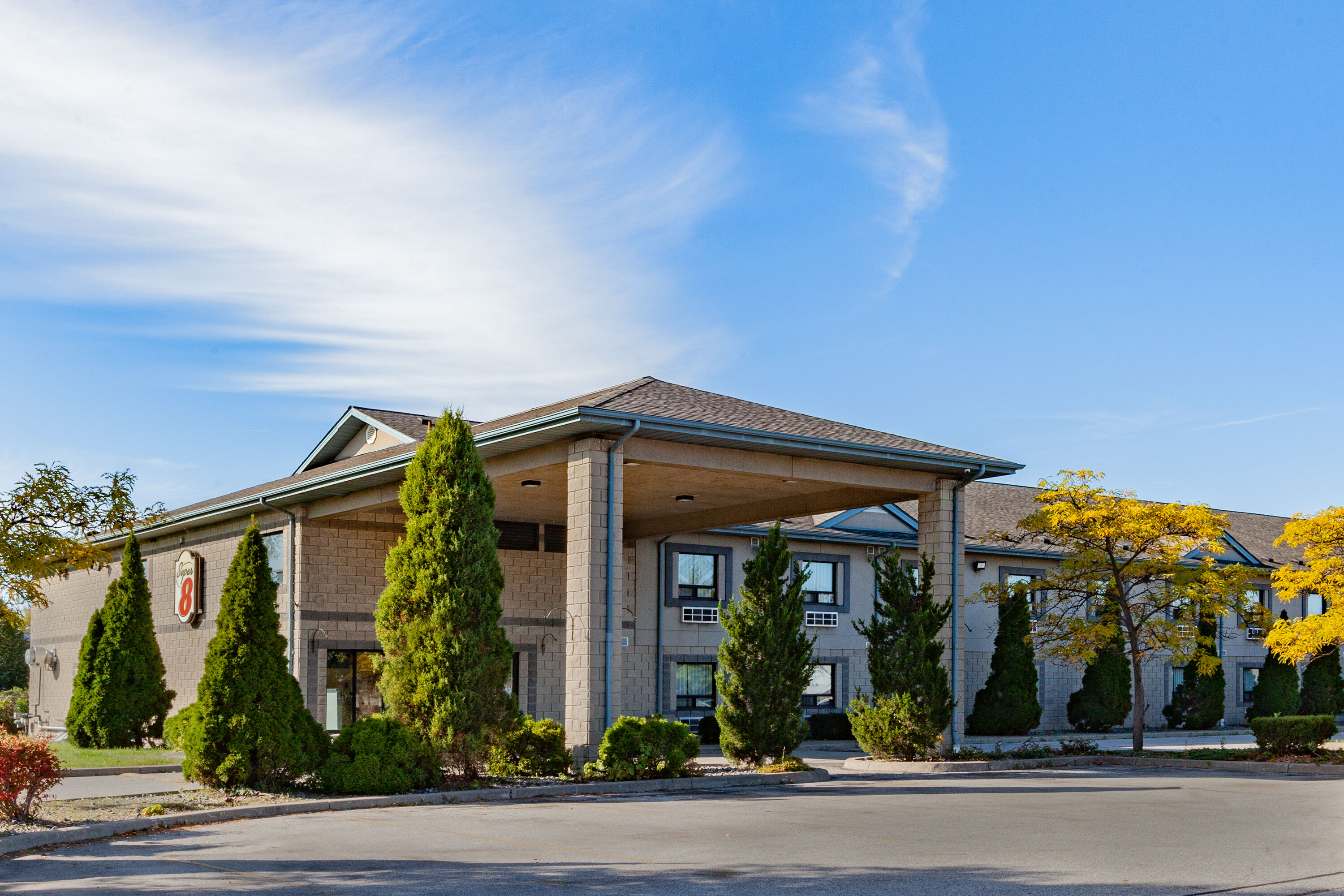 Exterior of Super 8 by Wyndham Ambassador Bridge Windsor ON hotel in Windsor, Ontario