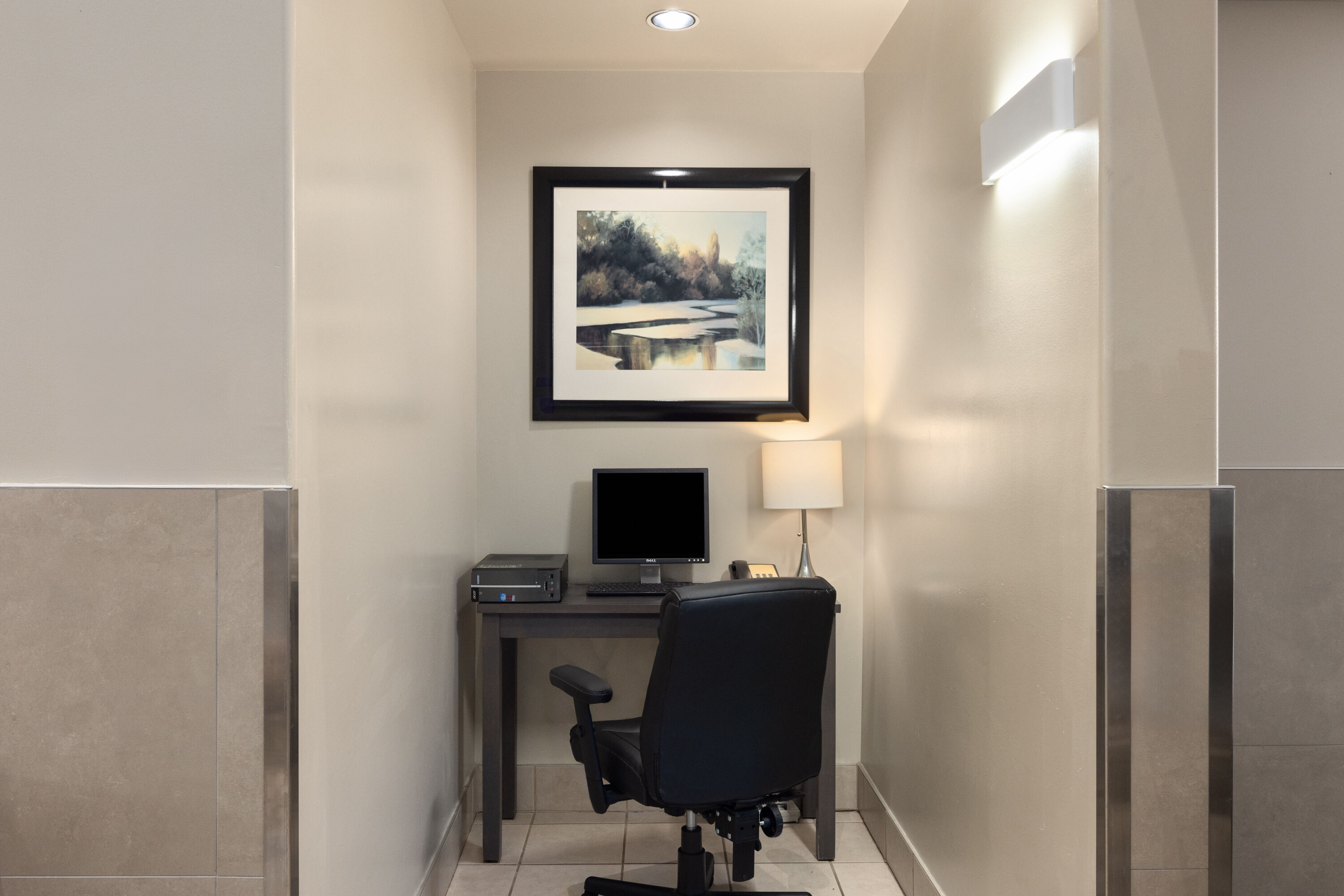 Super 8 by Wyndham Sainte Agathe Des Monts business center in Sainte-Agathe-des-Monts, Quebec