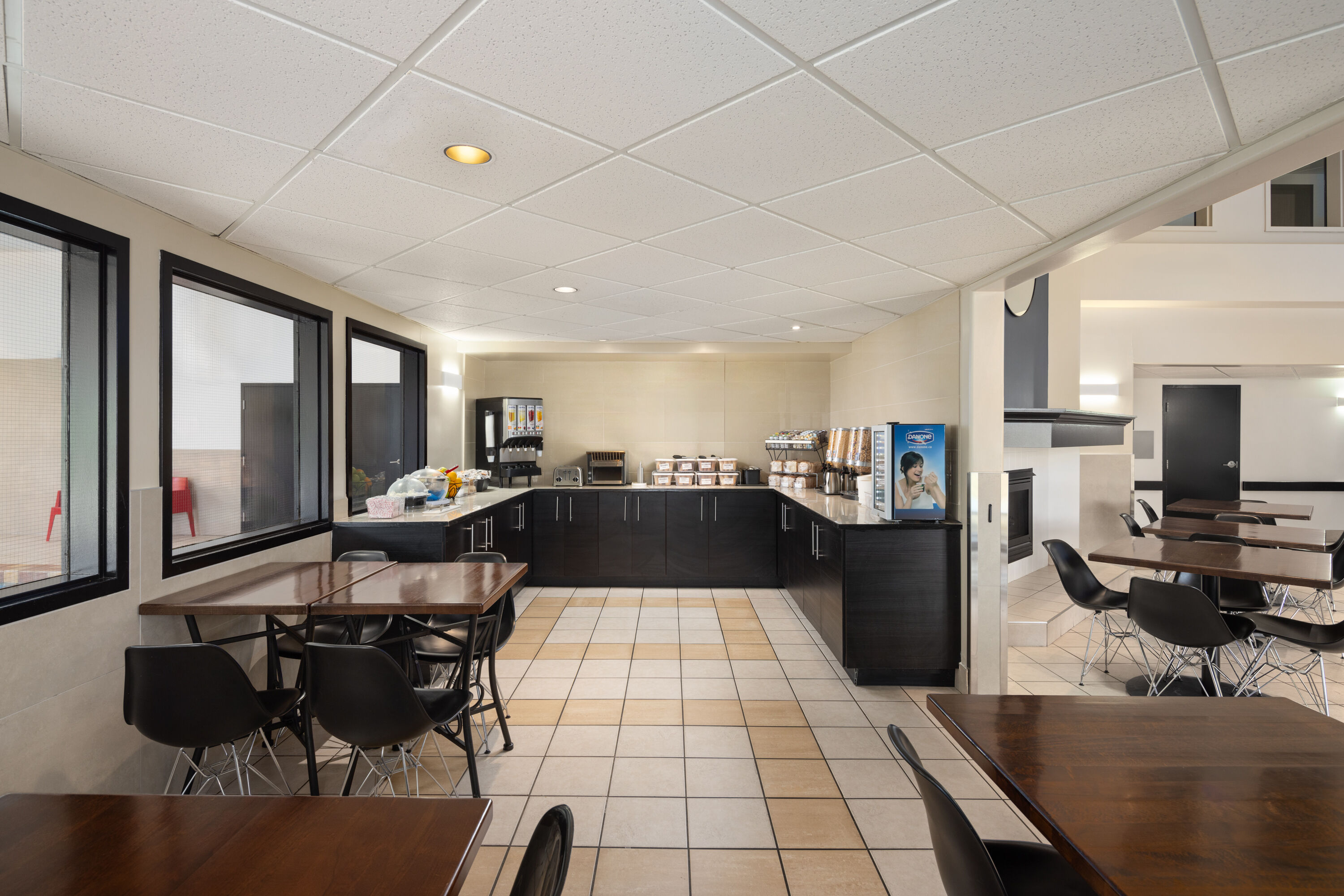 Free breakfast at Super 8 by Wyndham Sainte Agathe Des Monts in Sainte-Agathe-des-Monts, Quebec