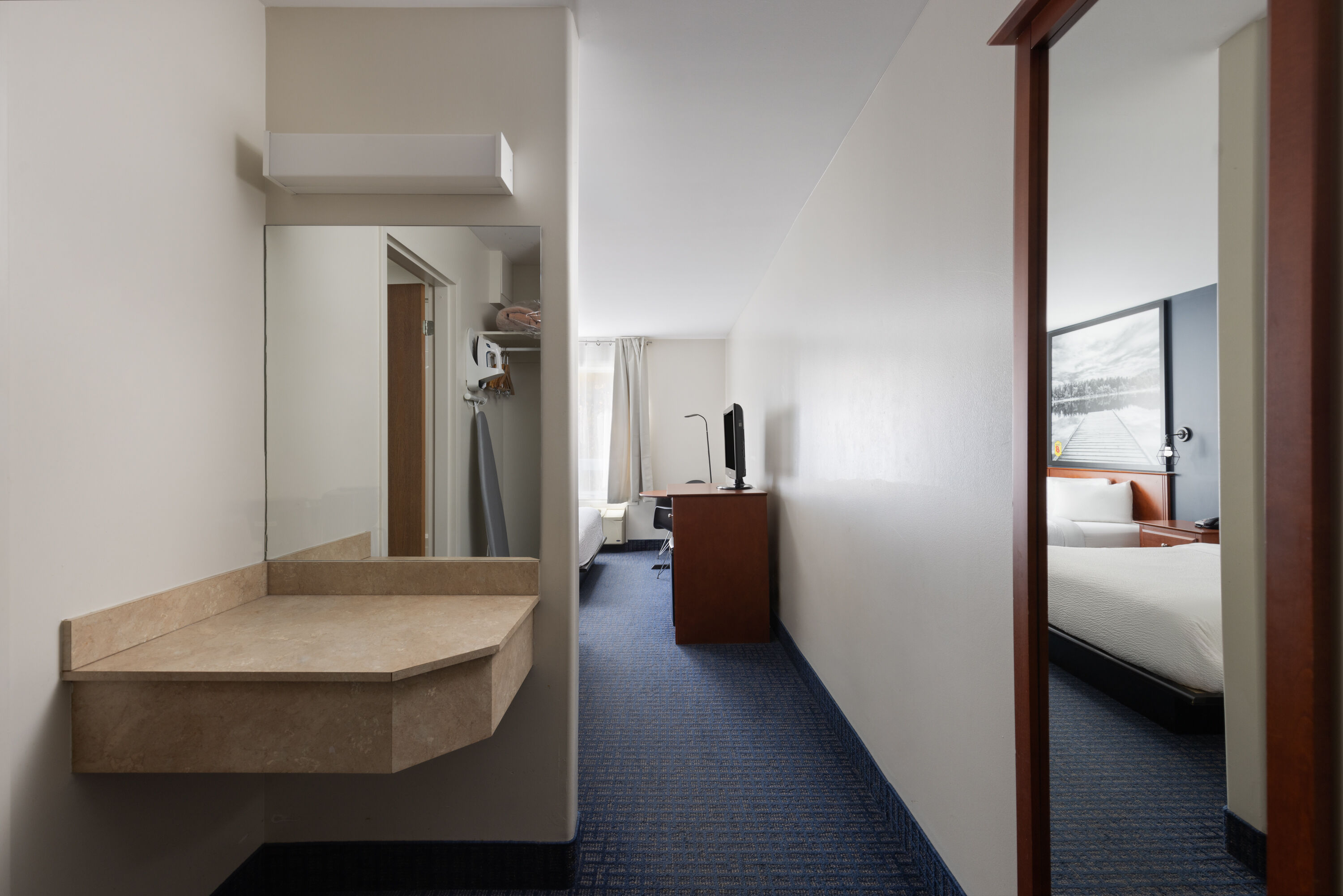 Guest room at the Super 8 by Wyndham Sainte Agathe Des Monts in Sainte-Agathe-des-Monts, Quebec