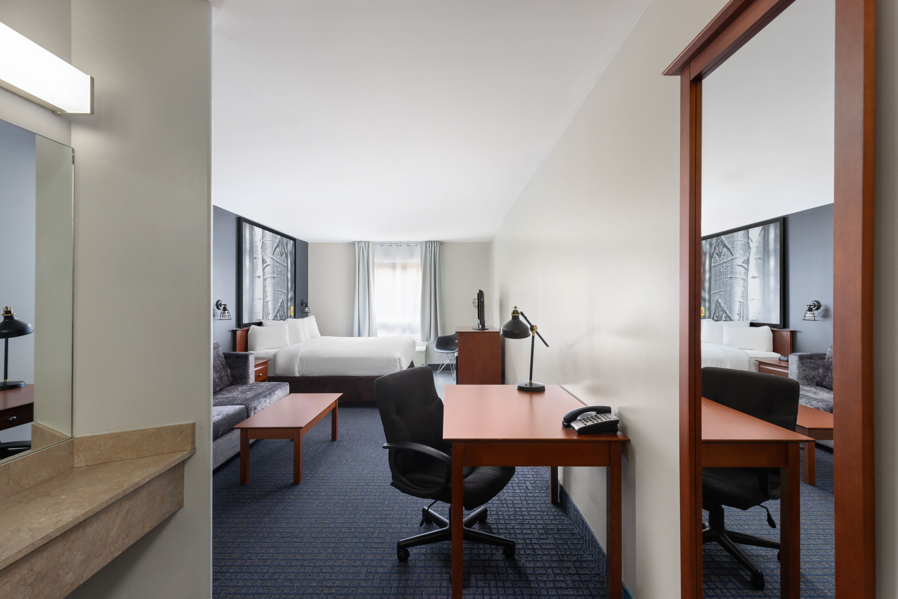 Super 8 by Wyndham Sainte Agathe Des Monts hot tub suite in Sainte-Agathe-des-Monts, Quebec