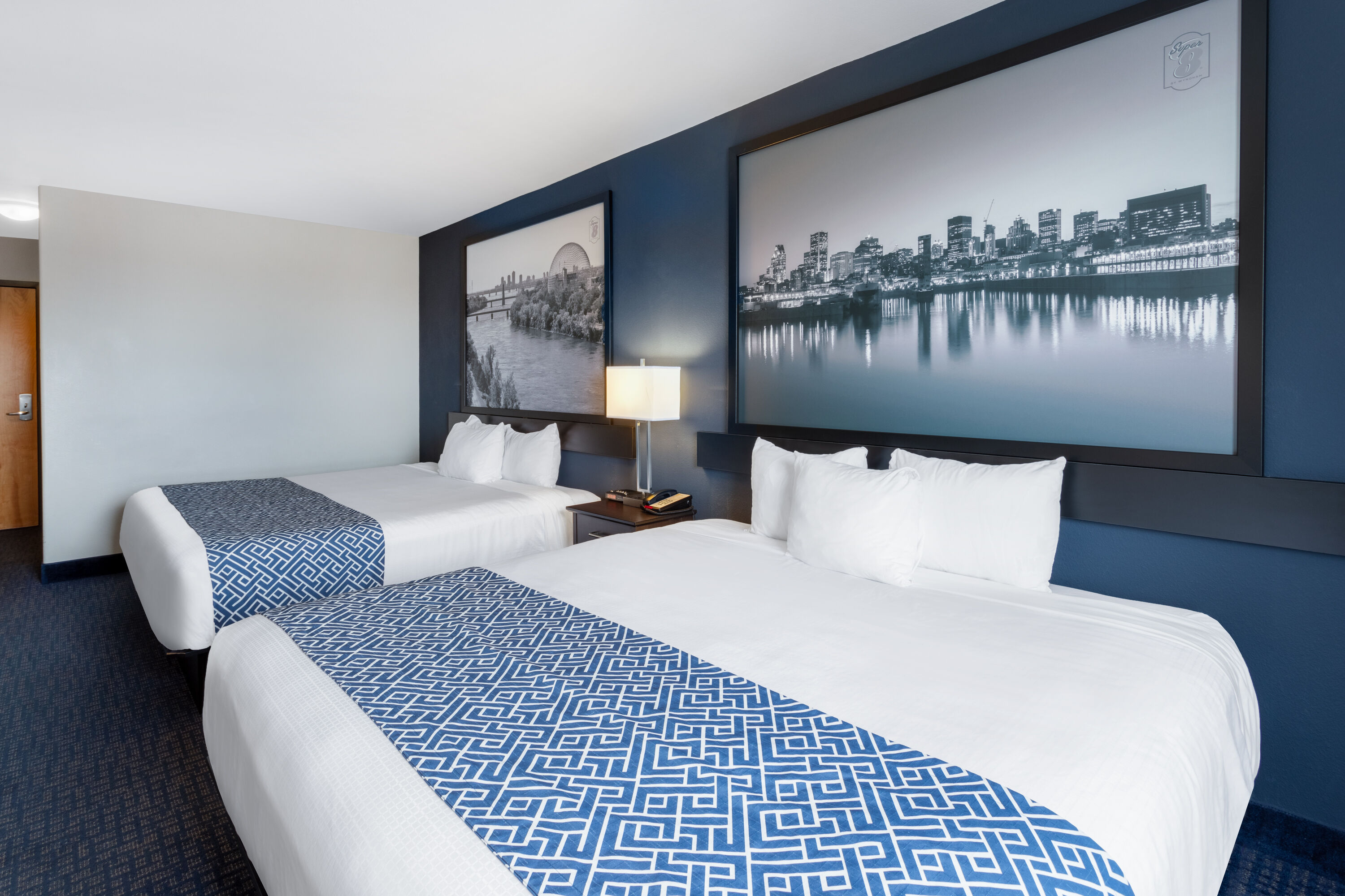 Guest room at the Super 8 by Wyndham Lachenaie/Terrebonne in Terrebonne, Quebec