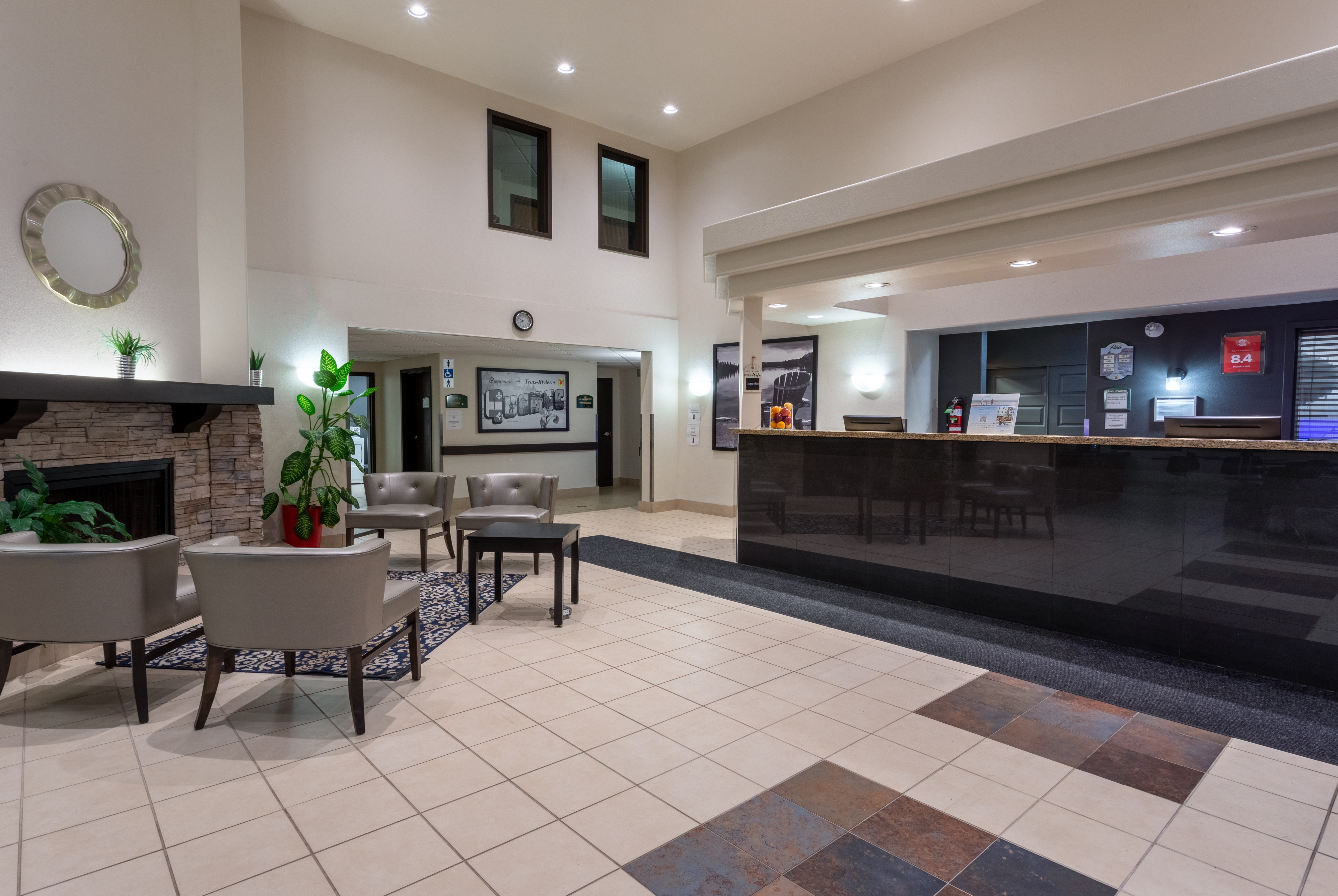 Super 8 by Wyndham Trois-Rivieres reception in Trois-Rivieres, Quebec