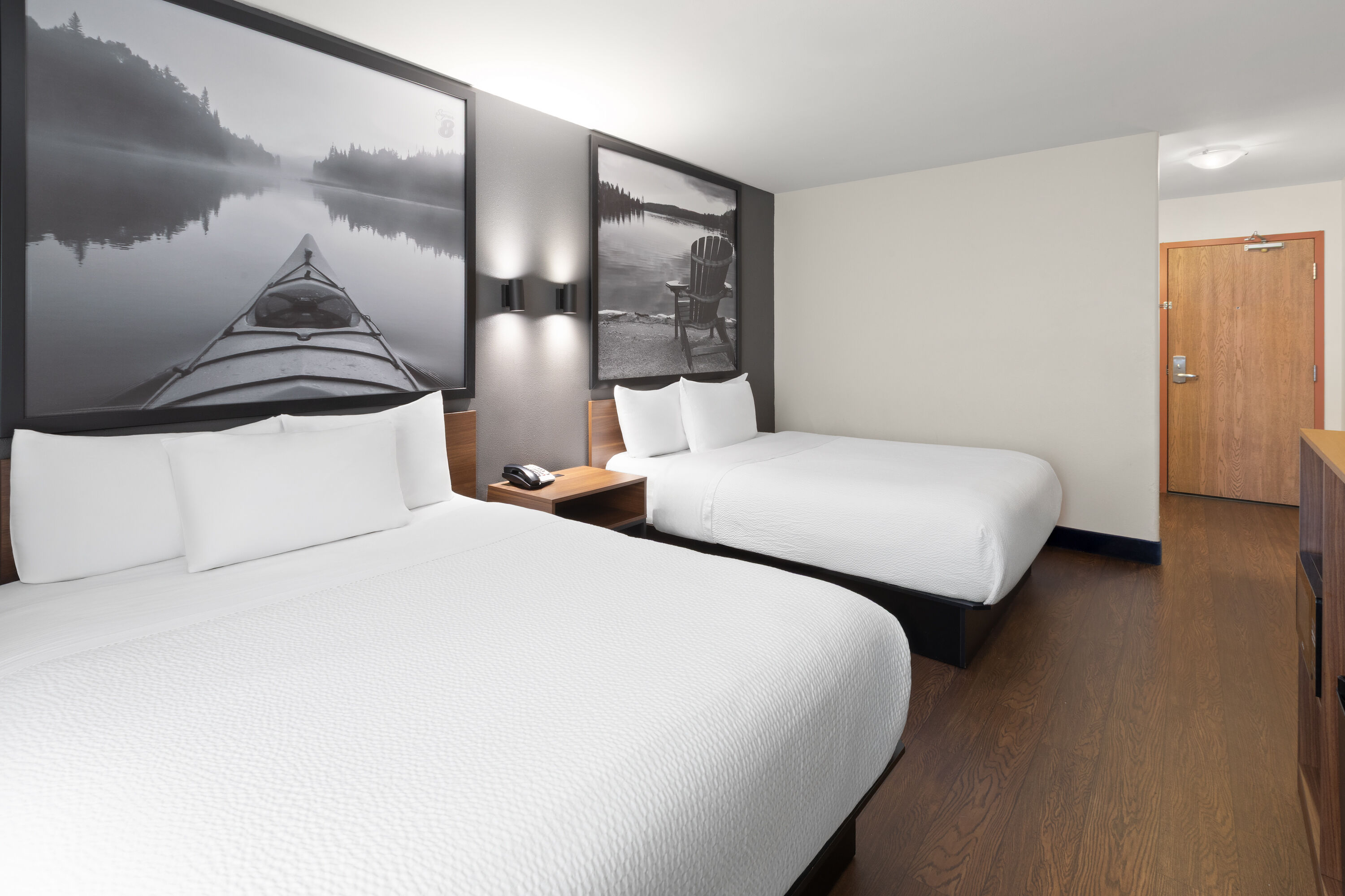 Guest room at the Super 8 by Wyndham Trois-Rivieres in Trois-Rivieres, Quebec