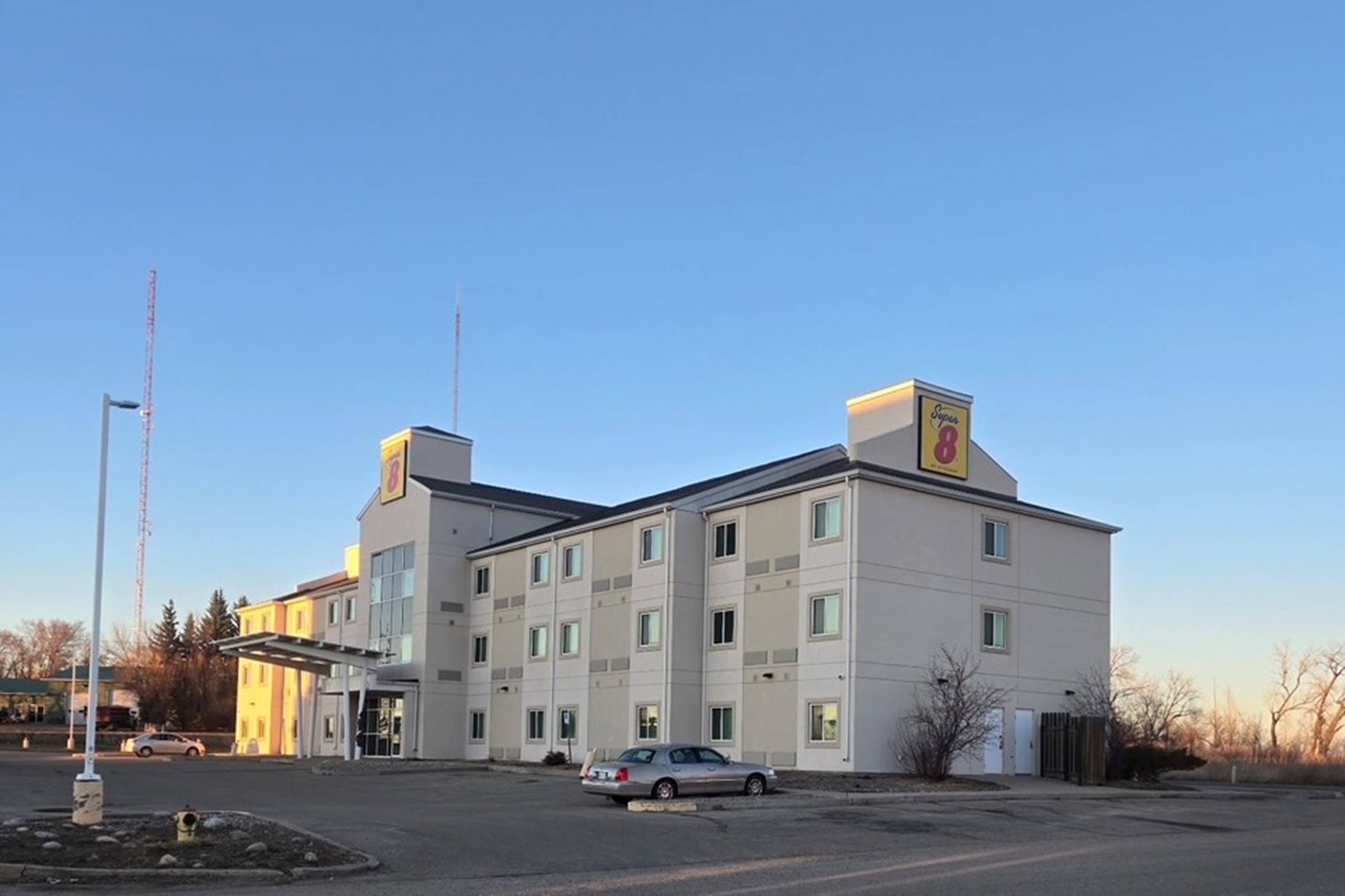 Exterior of Super 8 by Wyndham Estevan hotel in Estevan, Saskatchewan