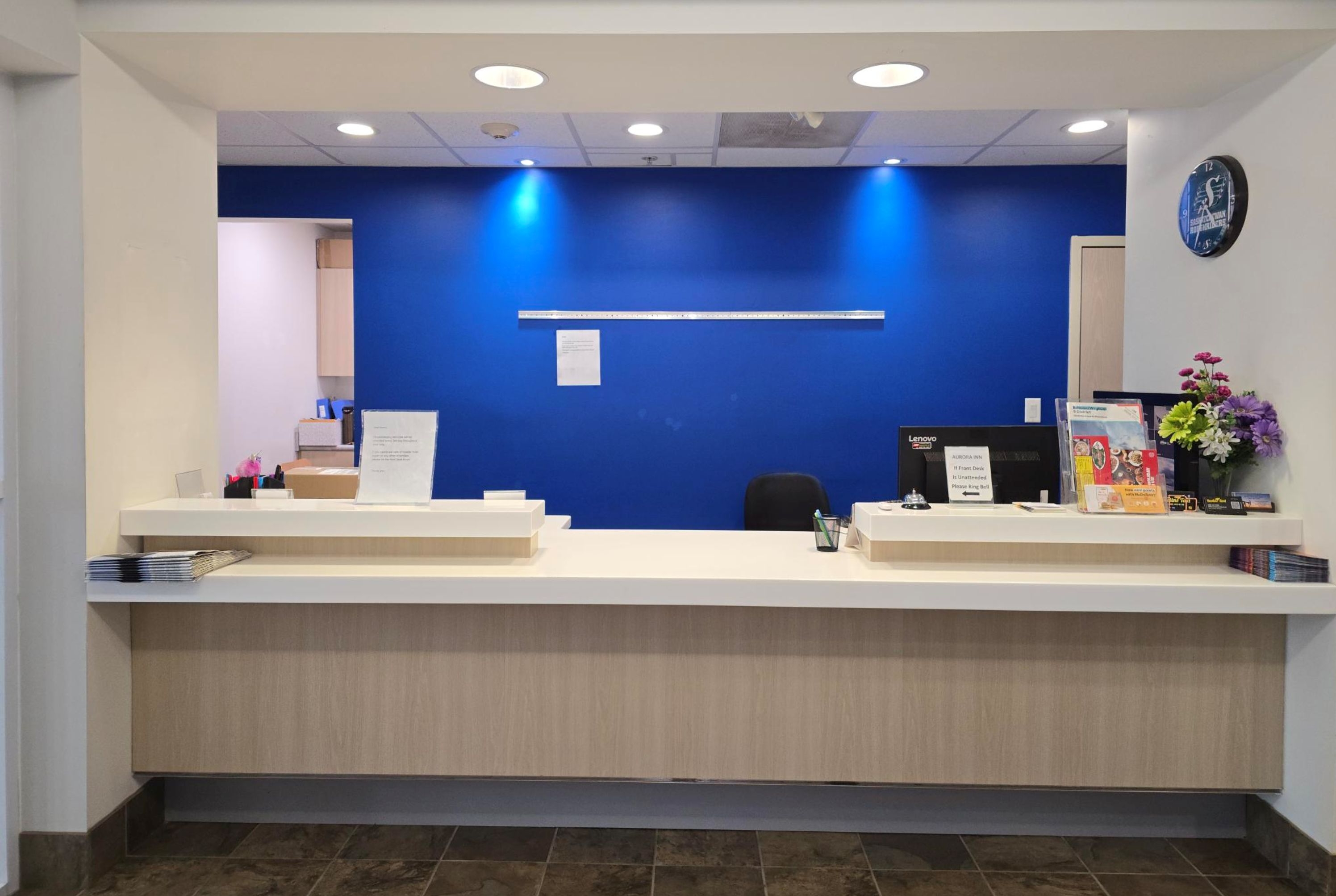 Super 8 by Wyndham Estevan reception in Estevan, Saskatchewan