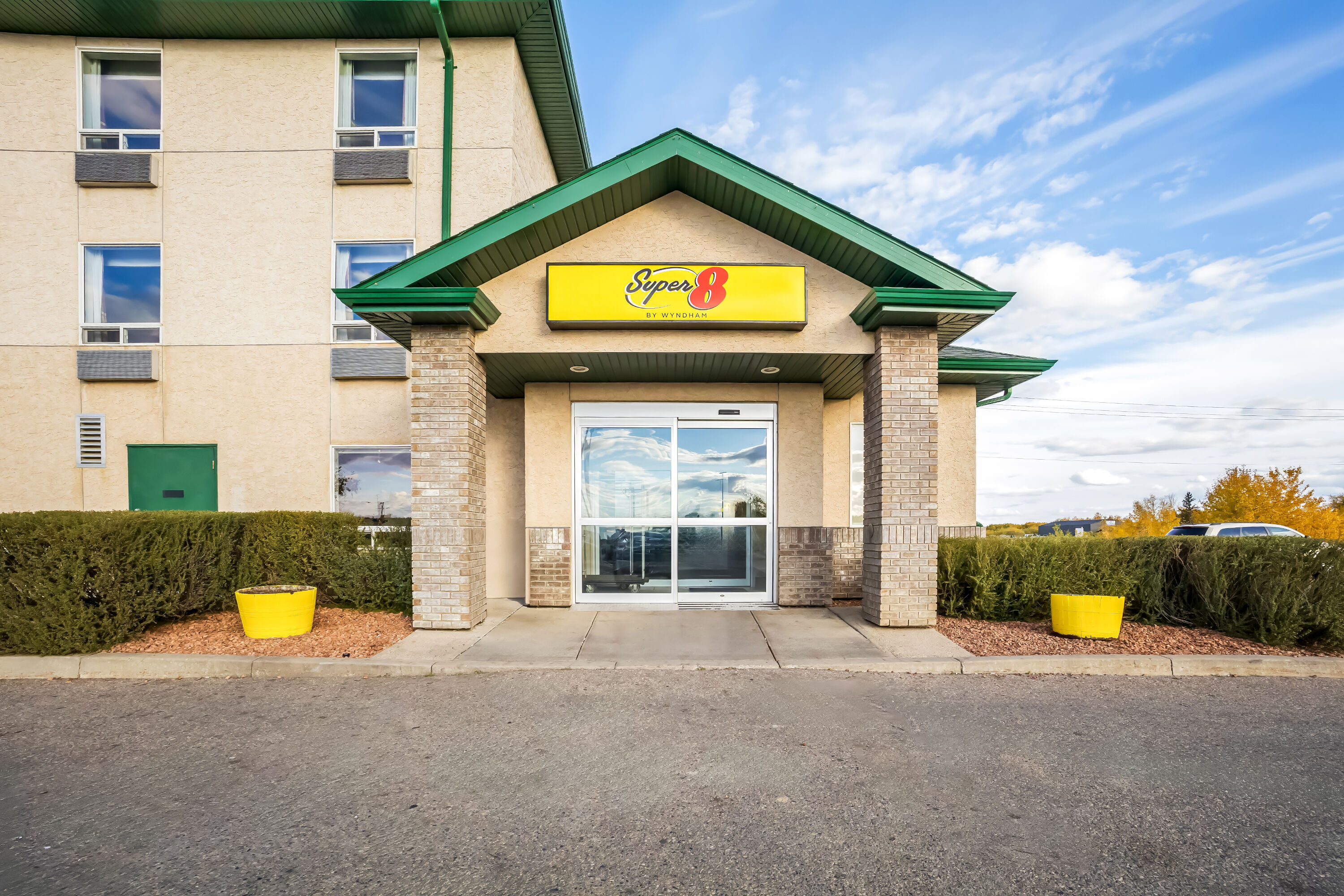 Exterior Day Image of Super 8 by Wyndham Prince Albert hotel in Prince Albert, Saskatchewan