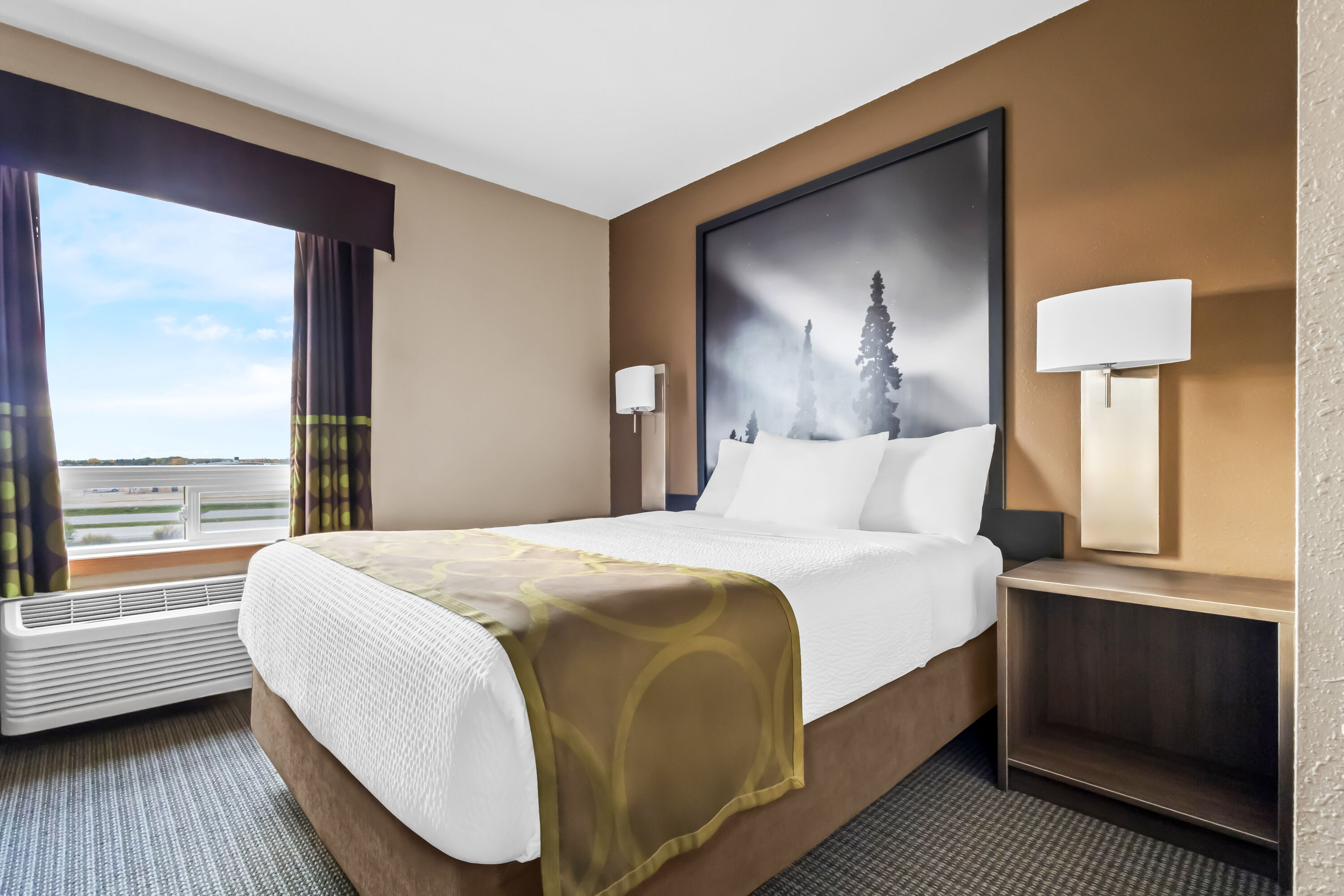 Super 8 by Wyndham Prince Albert suite in Prince Albert, Saskatchewan
