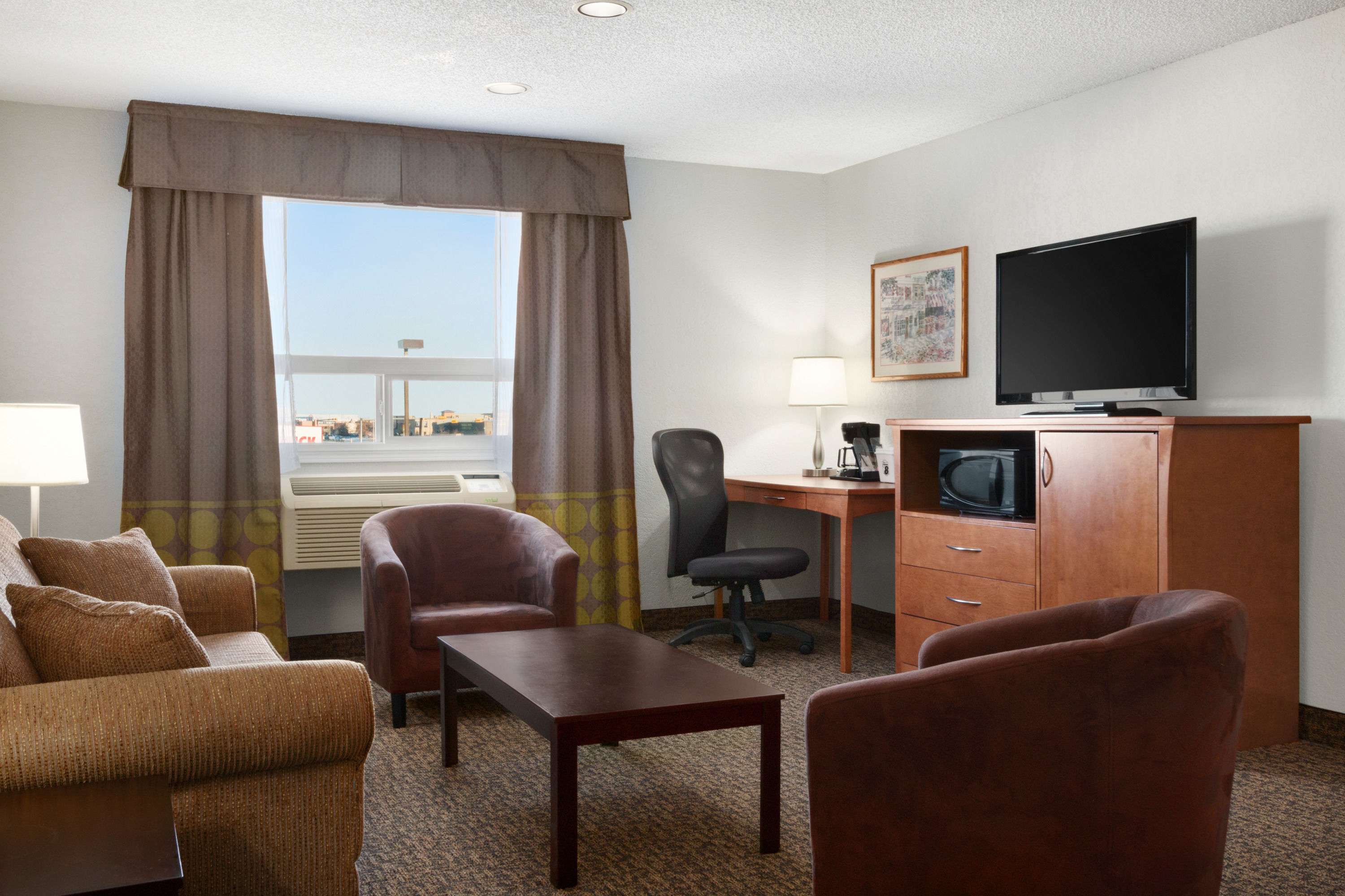 Super 8 by Wyndham Regina suite in Regina, Saskatchewan
