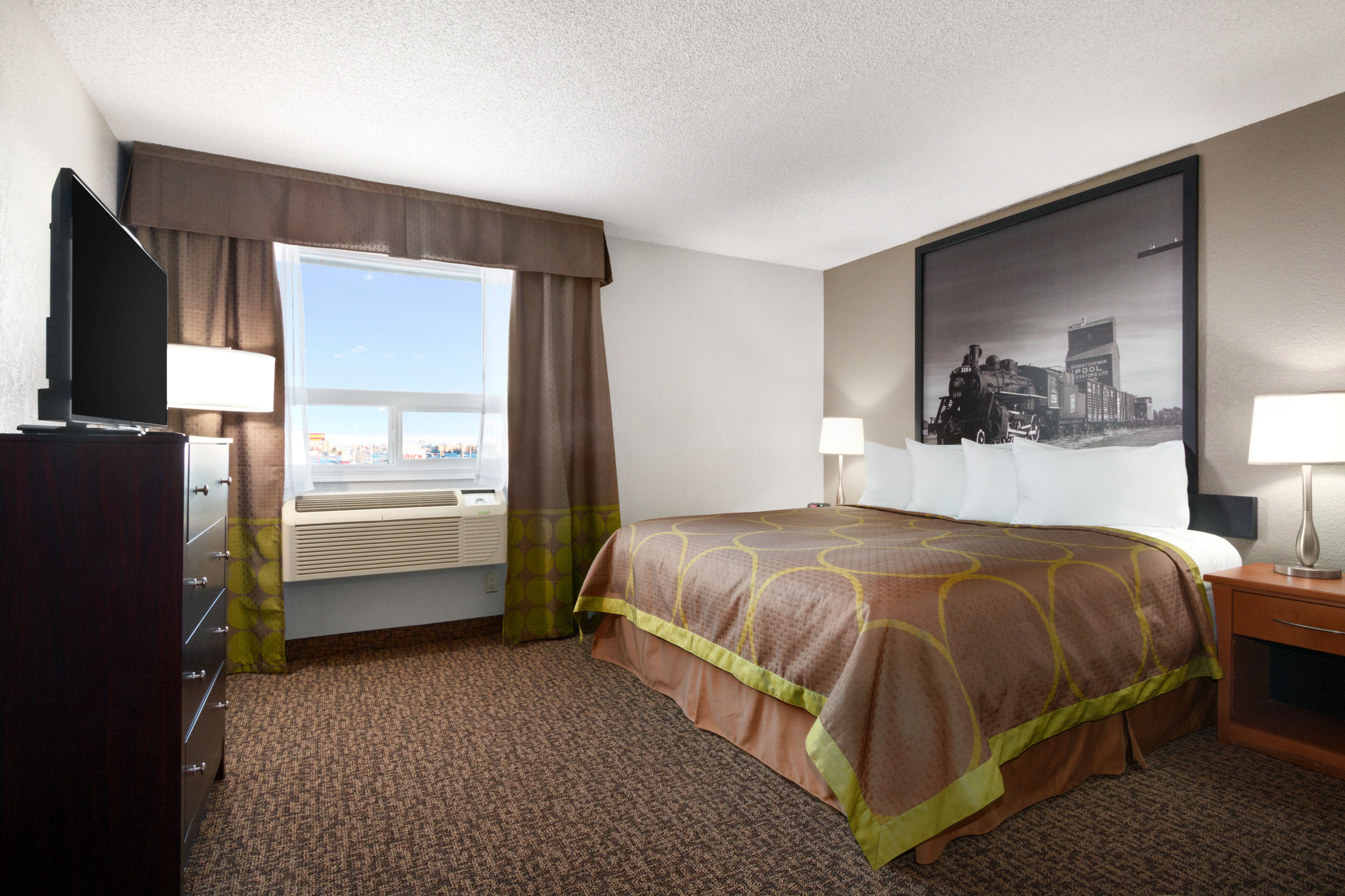 Super 8 by Wyndham Regina suite in Regina, Saskatchewan