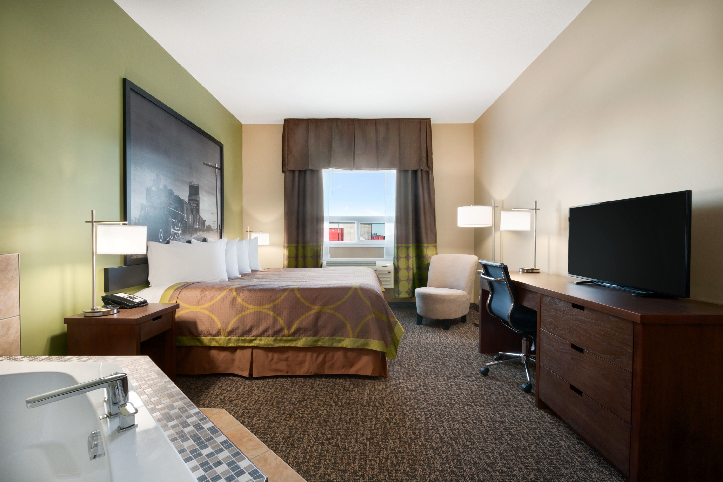 Super 8 by Wyndham Regina suite in Regina, Saskatchewan