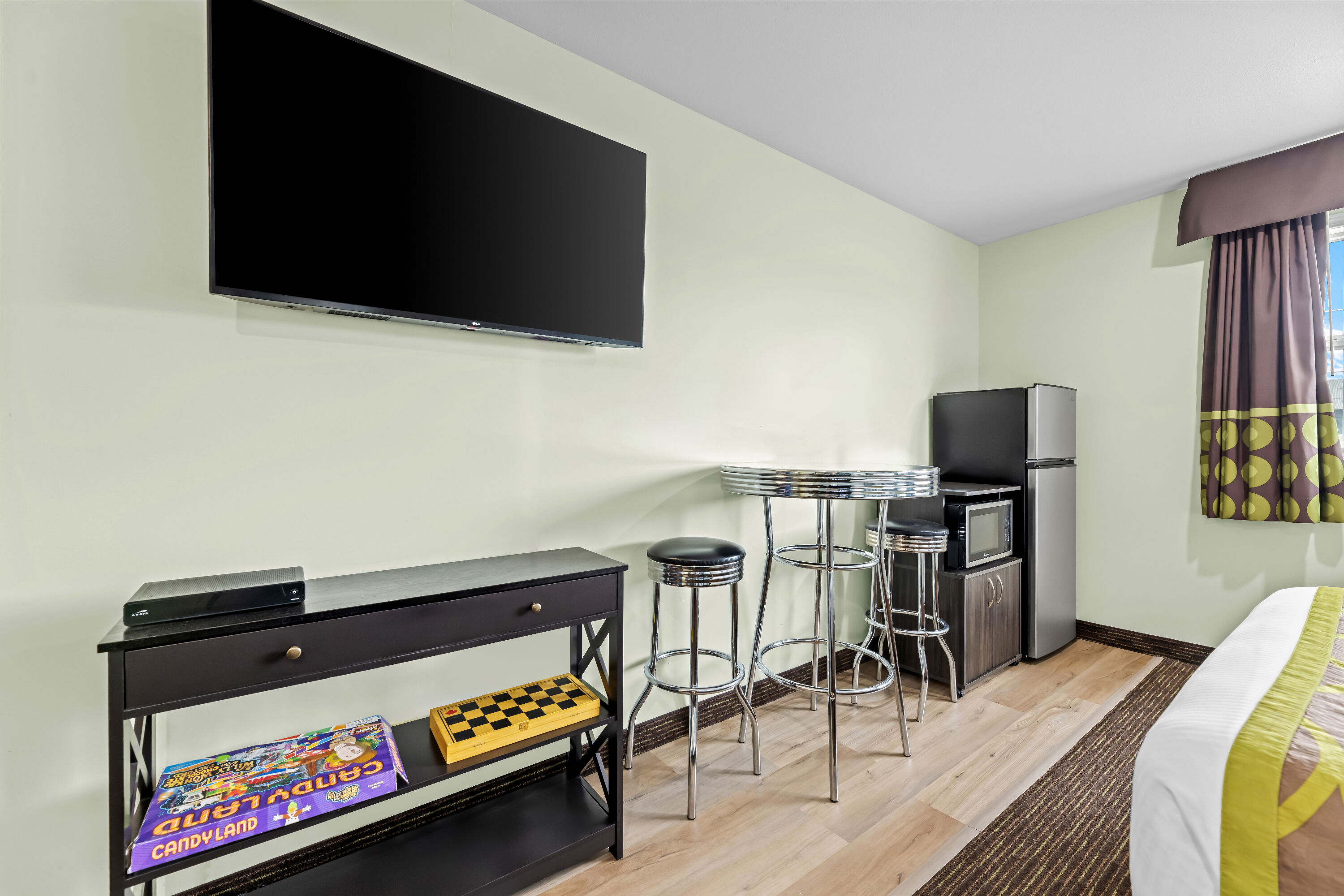 Super 8 by Wyndham Saskatoon Near Saskatoon Airport suite in Saskatoon, Saskatchewan