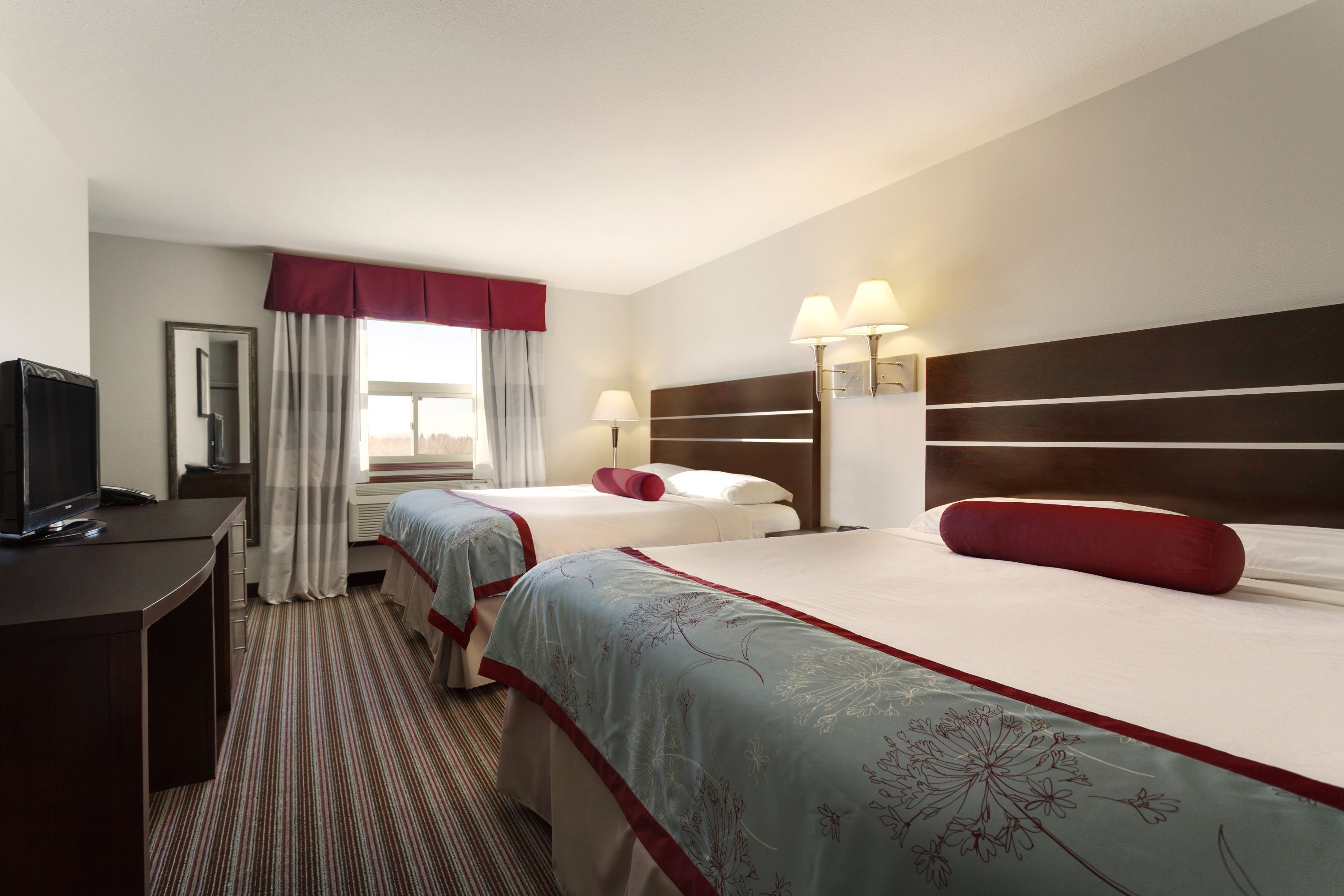 Guest room at the Super 8 by Wyndham Saskatoon Near Downtown in Saskatoon, Saskatchewan