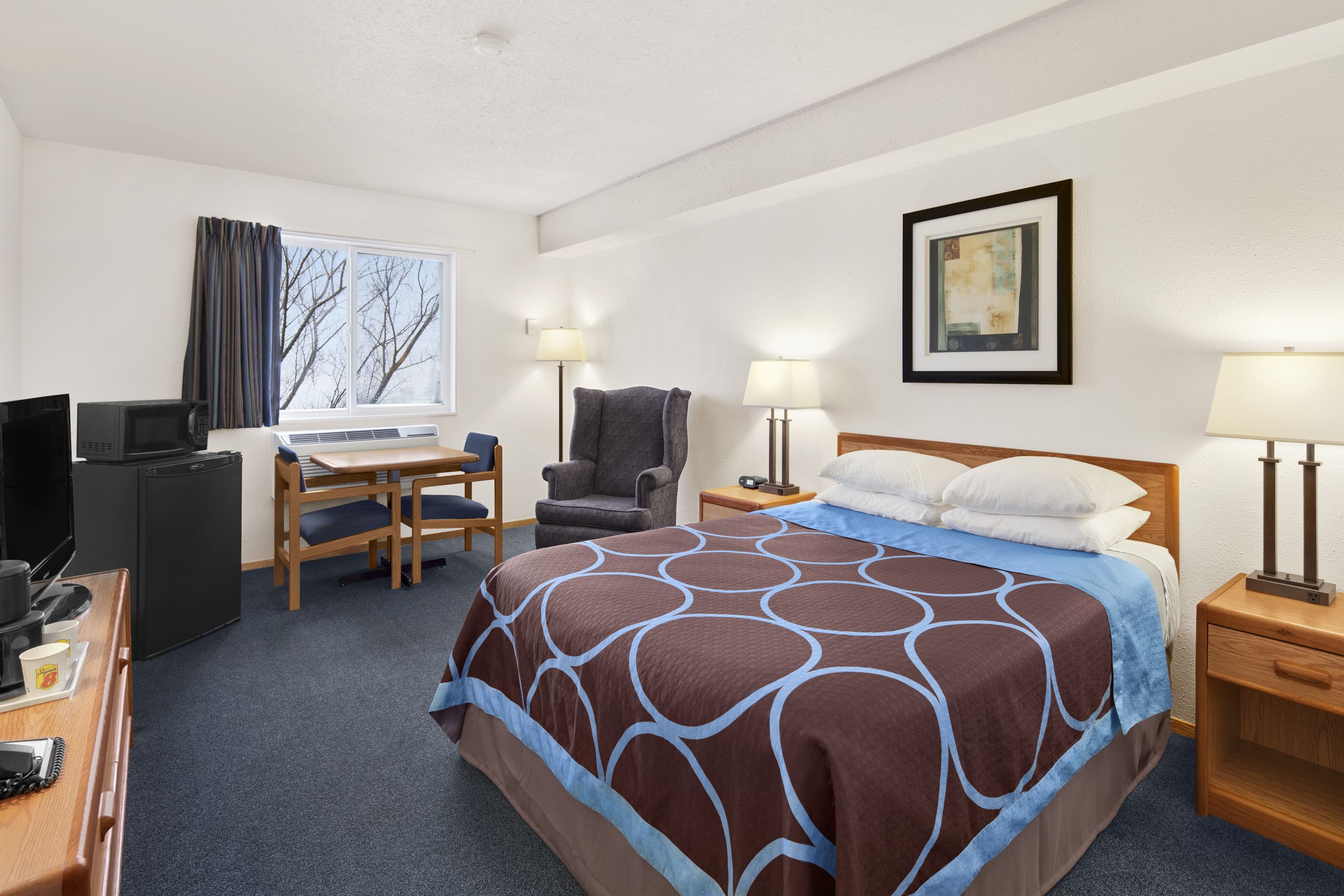 Guest room at the Super 8 by Wyndham Swift Current in Swift Current, Saskatchewan