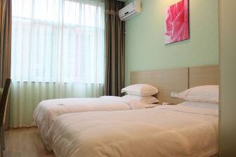 Guest room at the Super 8 Hotel Fuzhou Wu Yi Lu in Fuzhou, Other than US/Canada