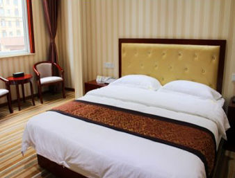 Guest room at the Super 8 by Wyndham Hefei Feixi Peach Industrial Zone in Hefei, Other than US/Canada