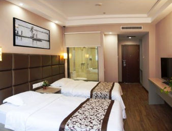 Guest room at the Super 8 by Wyndham Kaifeng DaLiangMen Qingming Shang He Yuan in Kaifeng, Other than US/Canada