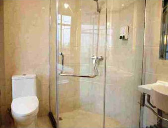 Guest room at the Super 8 by Wyndham Kaifeng DaLiangMen Qingming Shang He Yuan in Kaifeng, Other than US/Canada