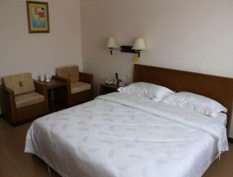 Guest room at the Super 8 by Wyndham Weihai Railway Station in Weihai, Other than US/Canada