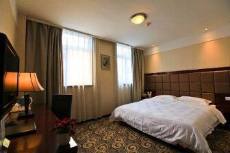 Guest room at the Super 8 Hotel Xi an Town Gods Temple-Cheng Huang Miao in Xi an, Other than US/Canada
