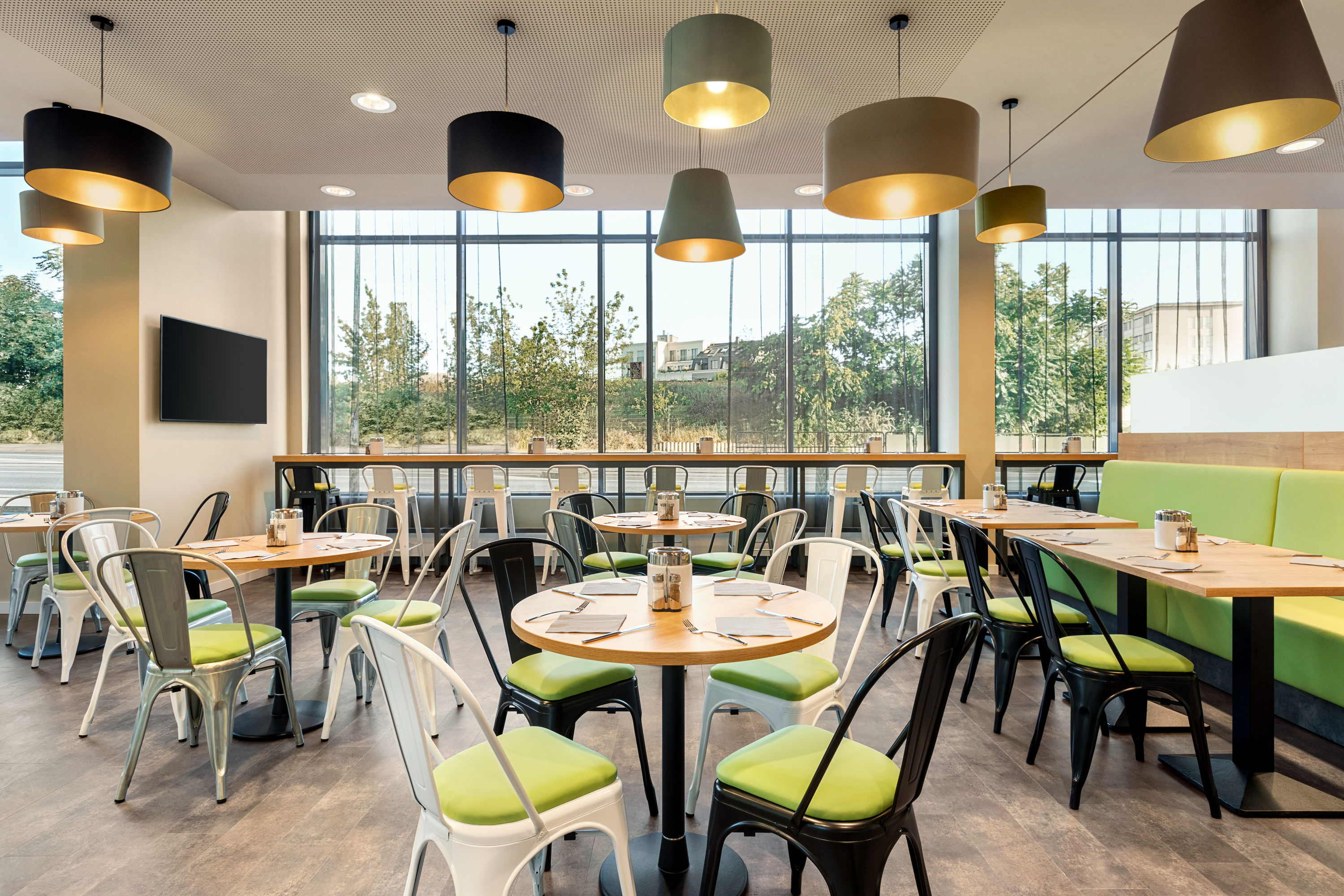 Free breakfast at Super 8 by Wyndham Dresden in Dresden, Other than US/Canada