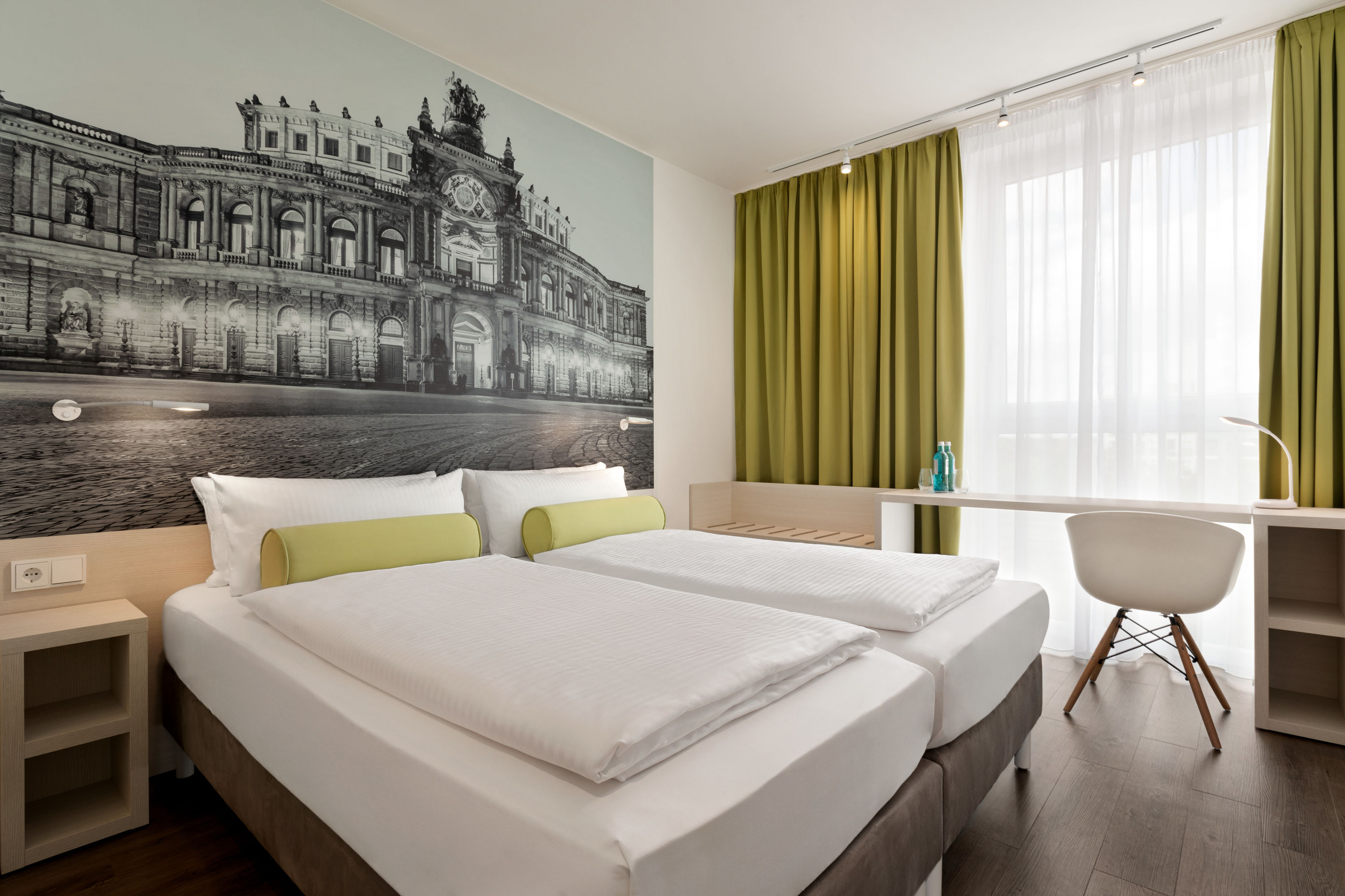 Super 8 By Wyndham Dresden Dresden De Hotels