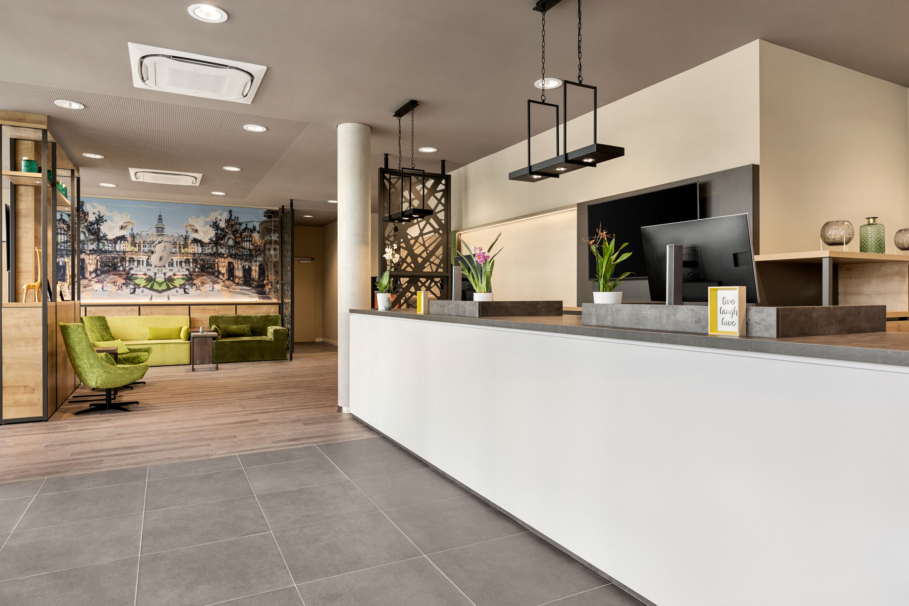 Super 8 By Wyndham Dresden Dresden De Hotels