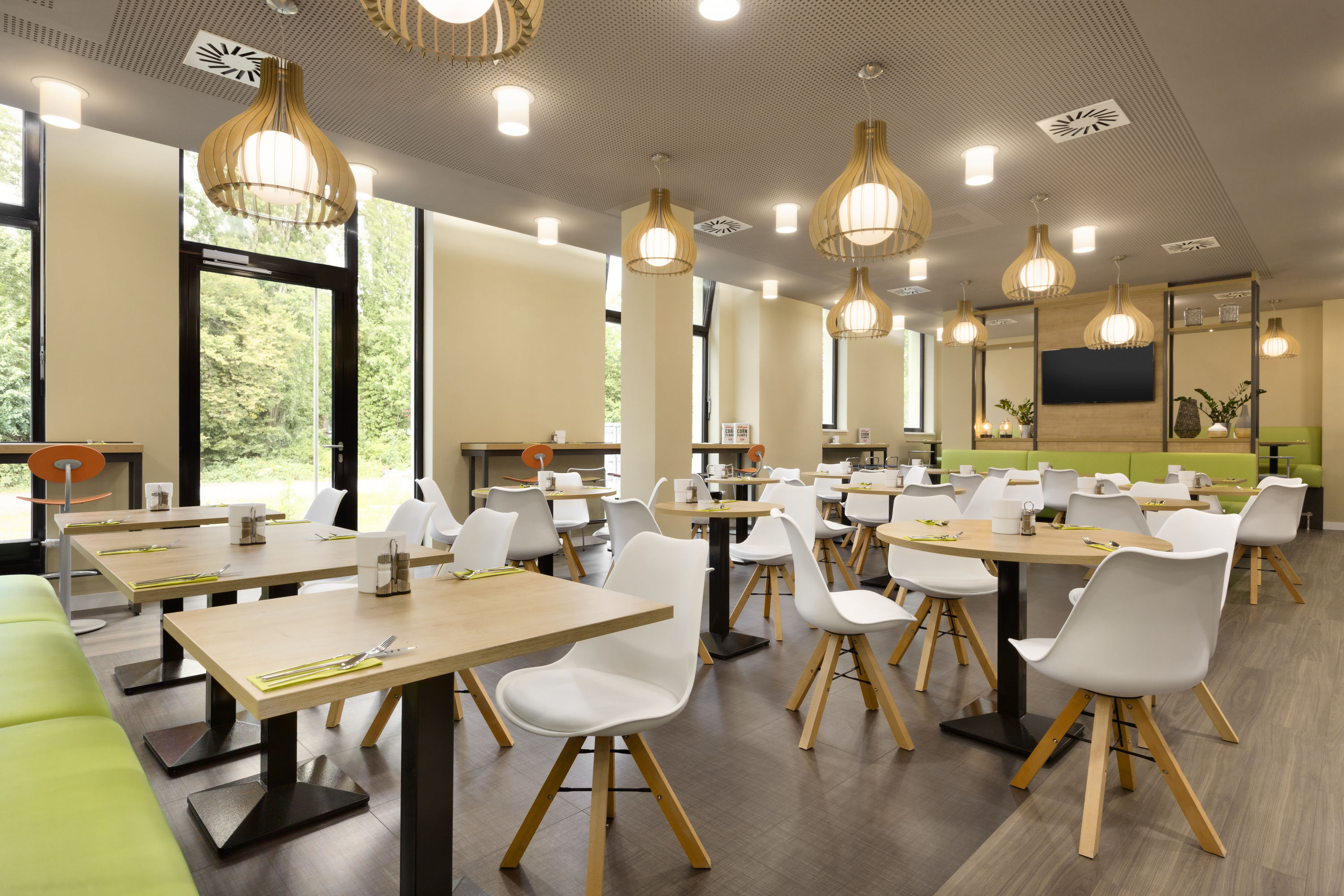 super 8 by wyndham freiburg email address
