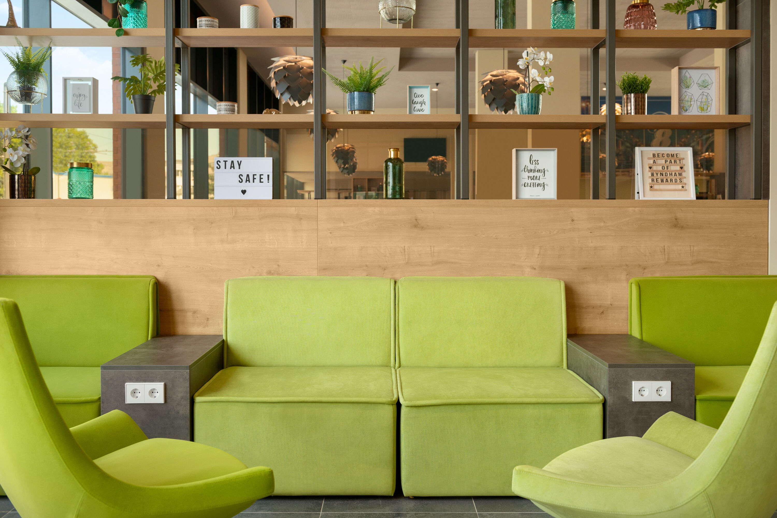 Super 8 by Wyndham Mainz Zollhafen cafe in Mainz, Other than US/Canada