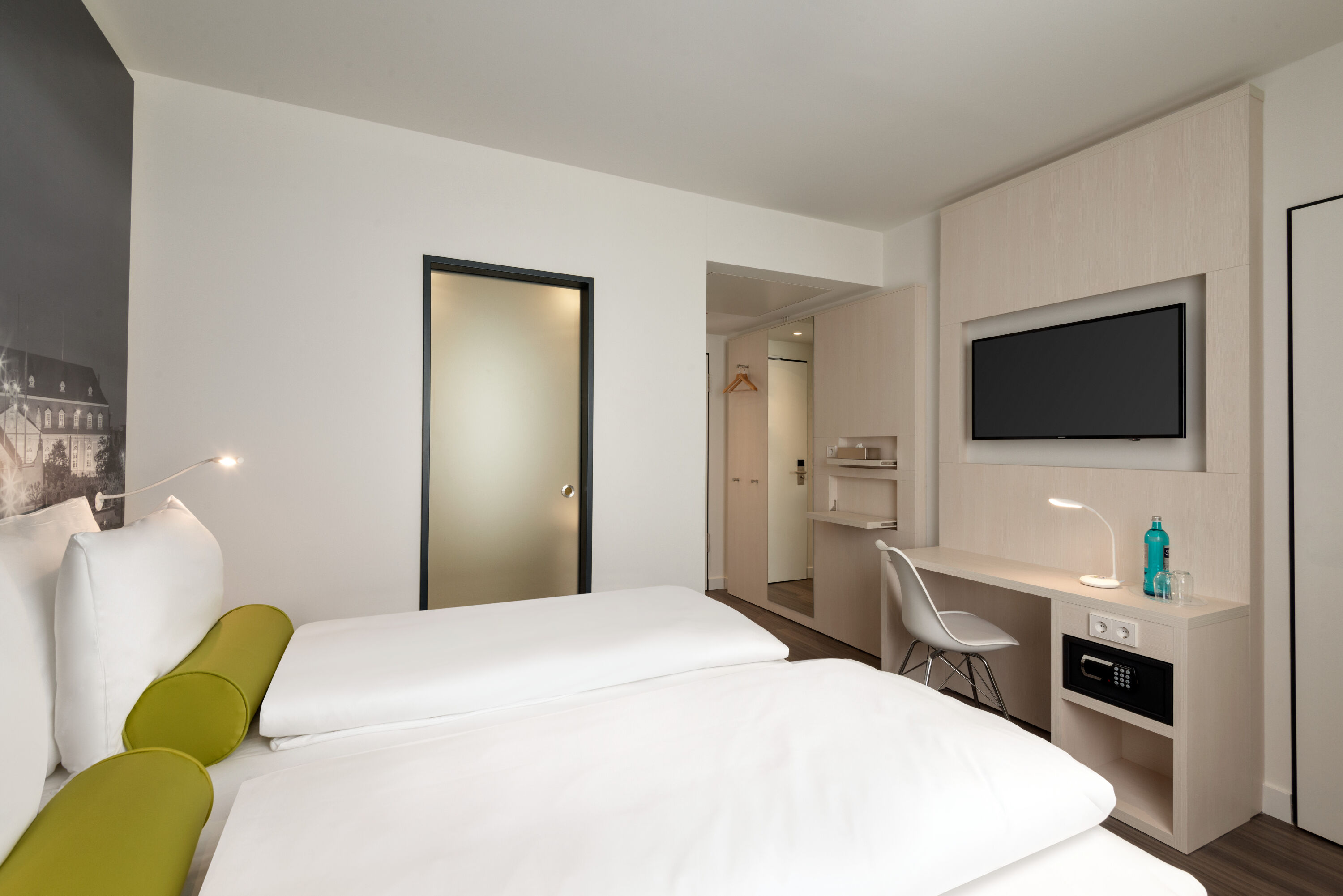 Guest room at the Super 8 by Wyndham Mainz Zollhafen in Mainz, Other than US/Canada