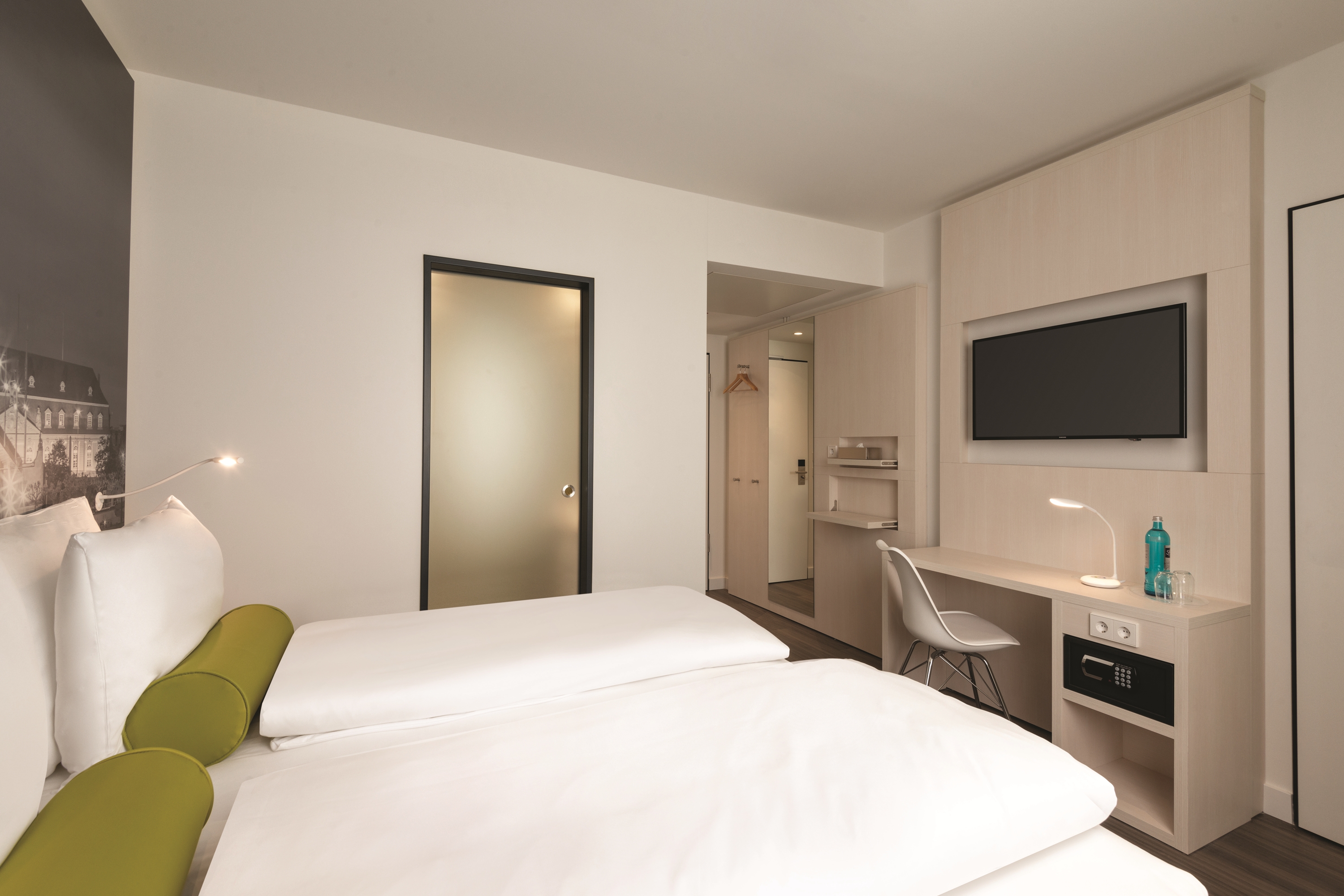 Guest room at the Super 8 by Wyndham Mainz Zollhafen in Mainz, Other than US/Canada