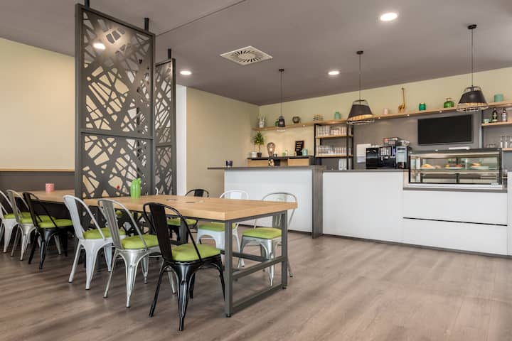 Super 8 By Wyndham Oberhausen Oberhausen De Hotels