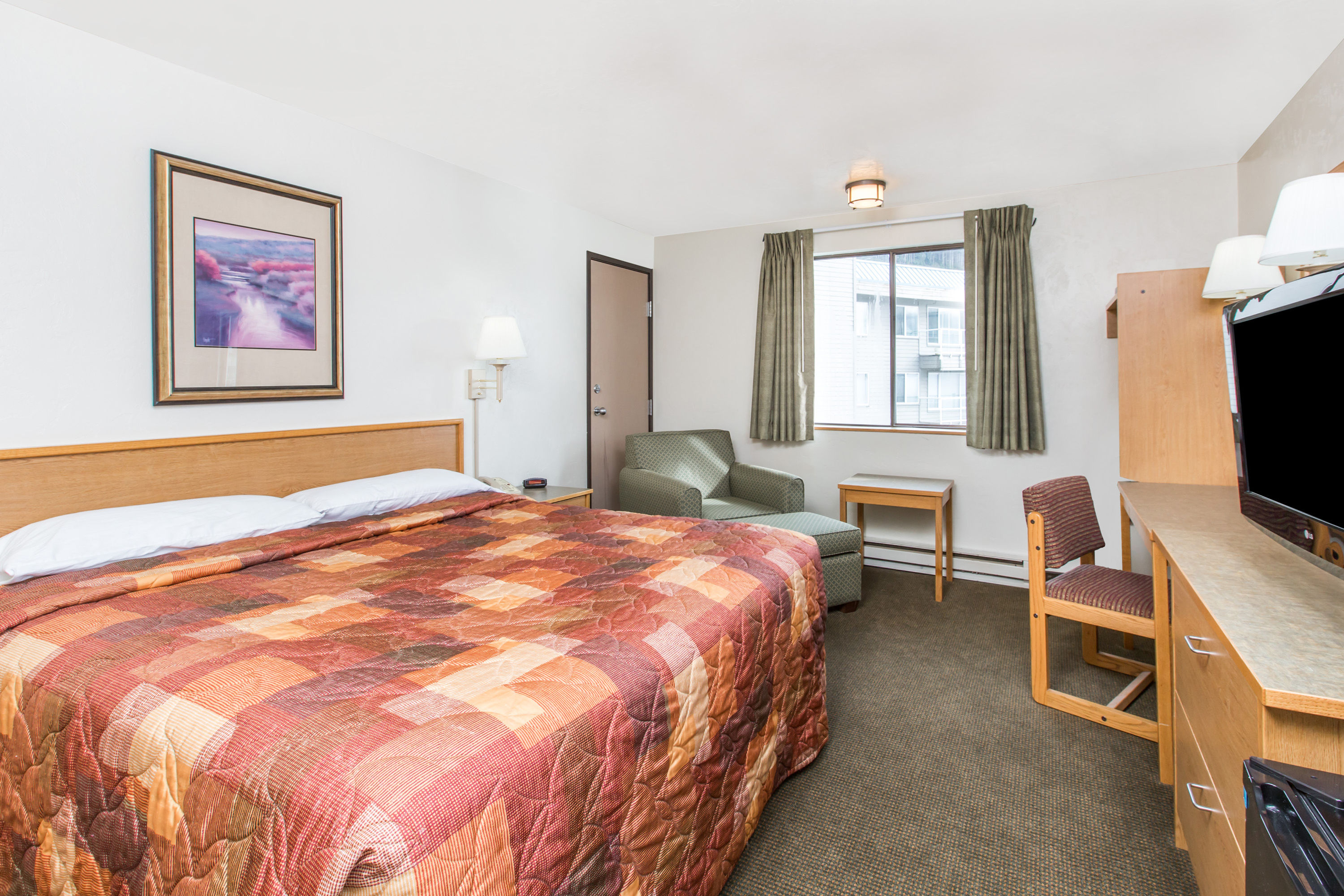 Guest room at the Super 8 by Wyndham Ketchikan in Ketchikan, Alaska