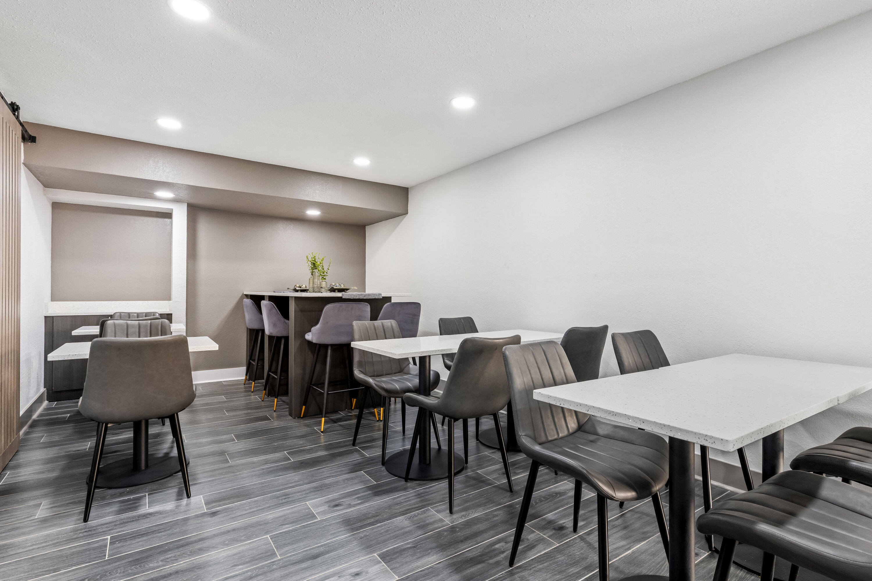 Super 8 by Wyndham Athens restaurant breakfast area with seating in Athens, Alabama