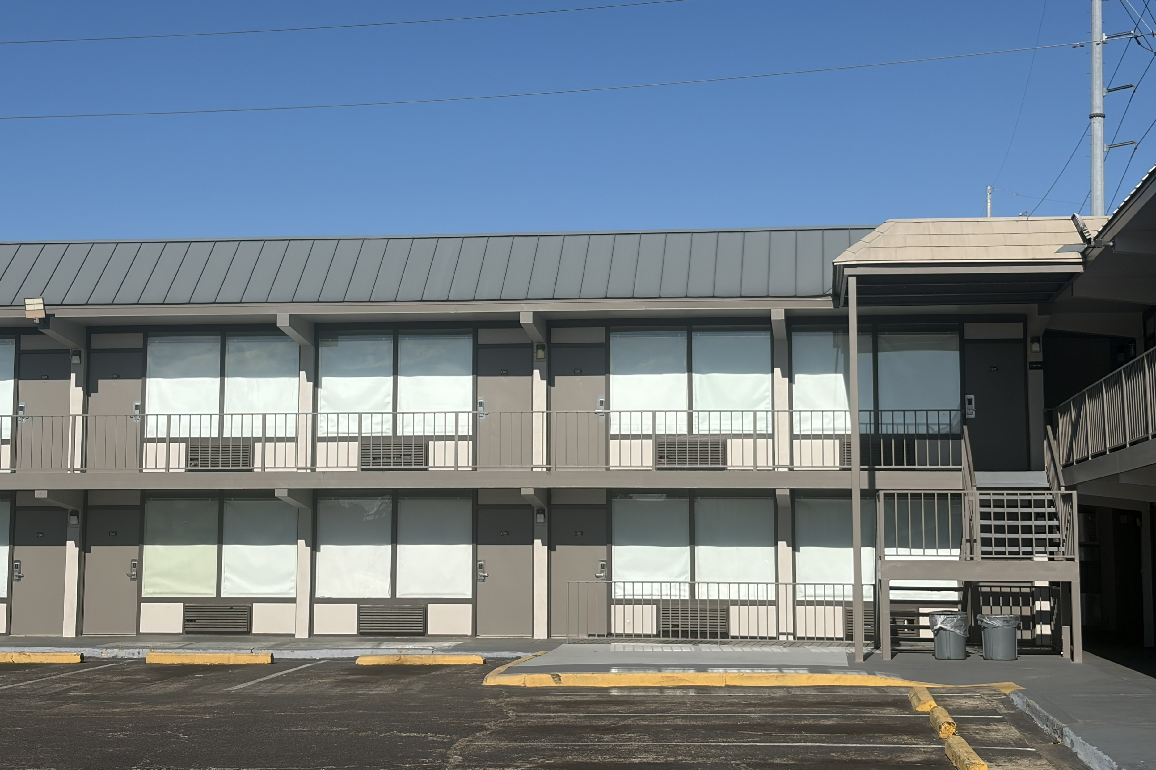 Exterior of Super 8 by Wyndham Birmingham hotel in Birmingham, Alabama
