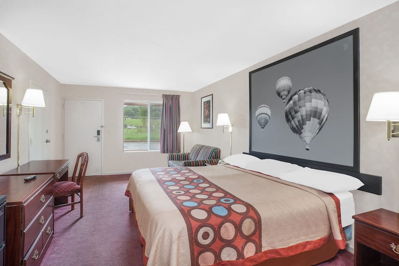 Guest room at the Super 8 Decatur Priceville in Decatur, Alabama