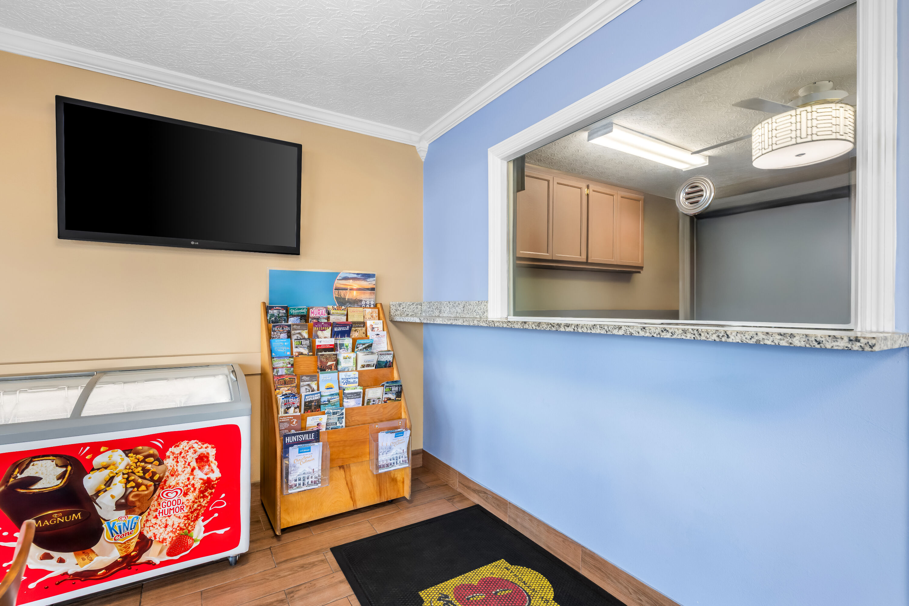 Super 8 by Wyndham Gadsden AL reception in Gadsden, Alabama