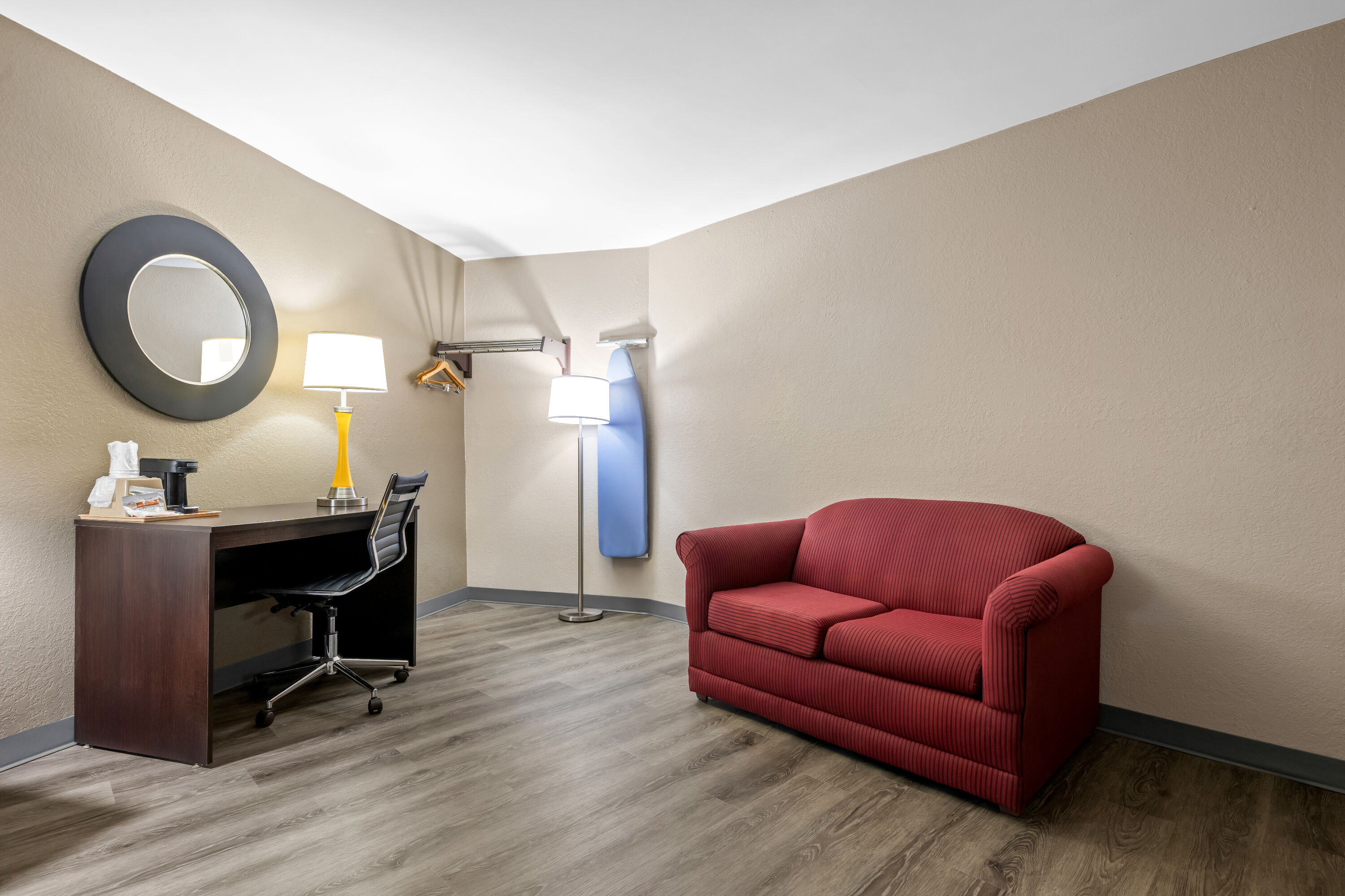 Super 8 by Wyndham Homewood Birmingham Area suite in Homewood, Alabama